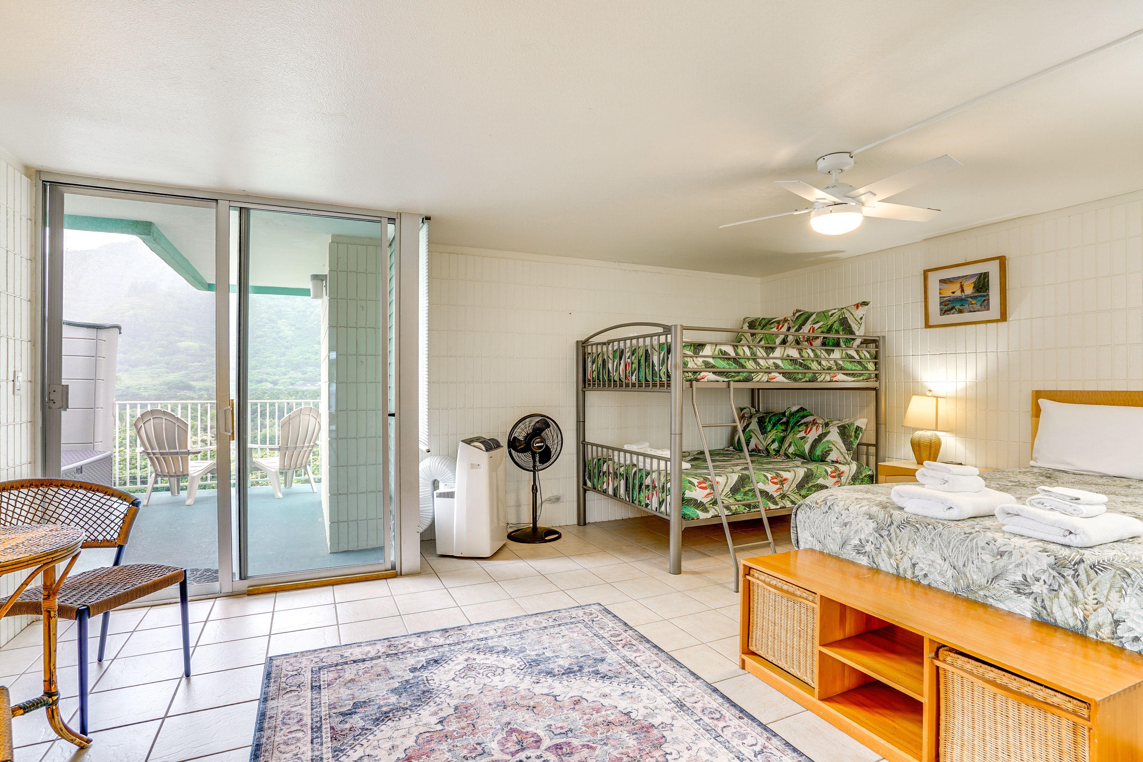 Bedroom 2 | Queen Bed | Full Bunk Bed | 2nd Floor | Private Lanai