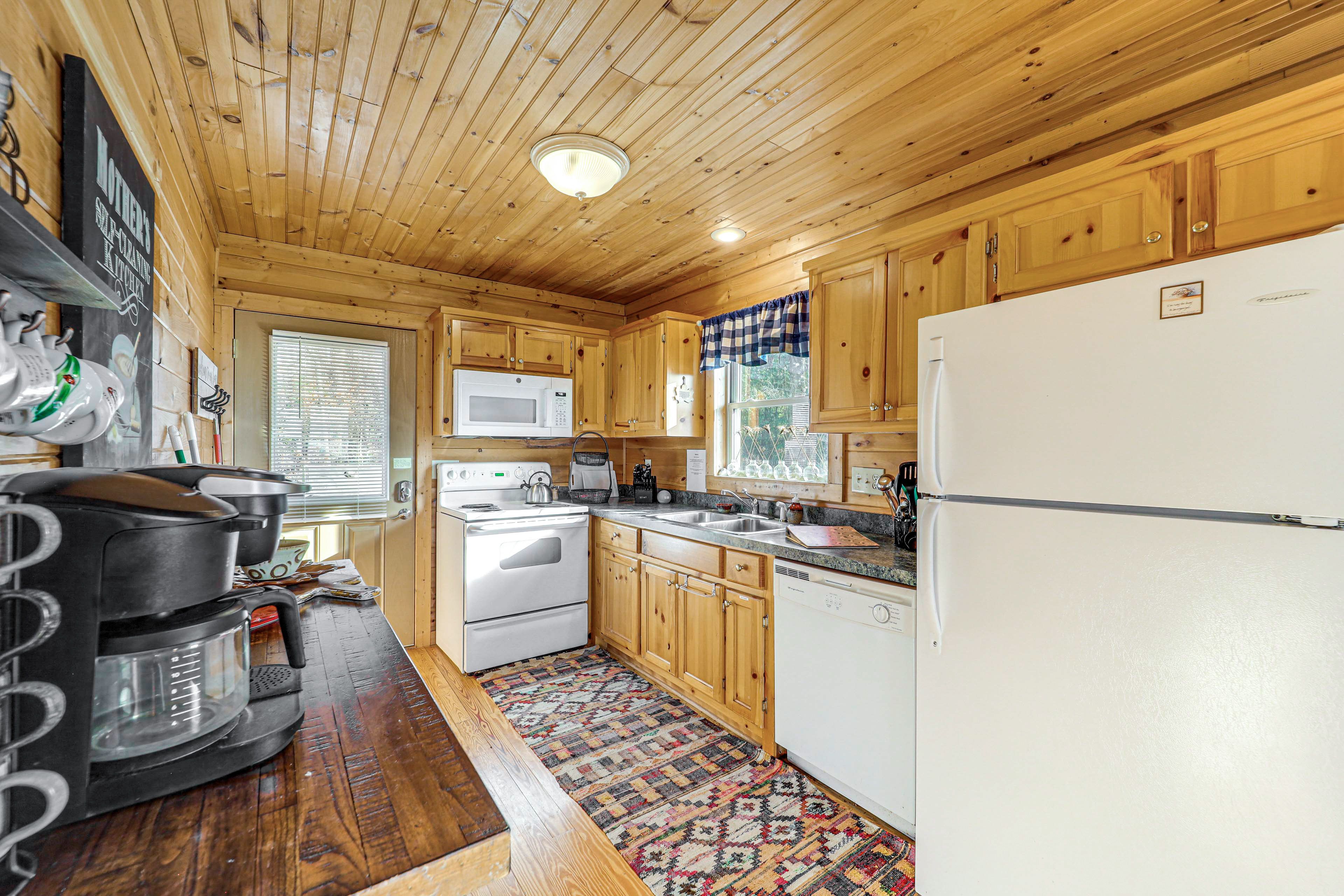 Kitchen | Cooking Basics | Main Level