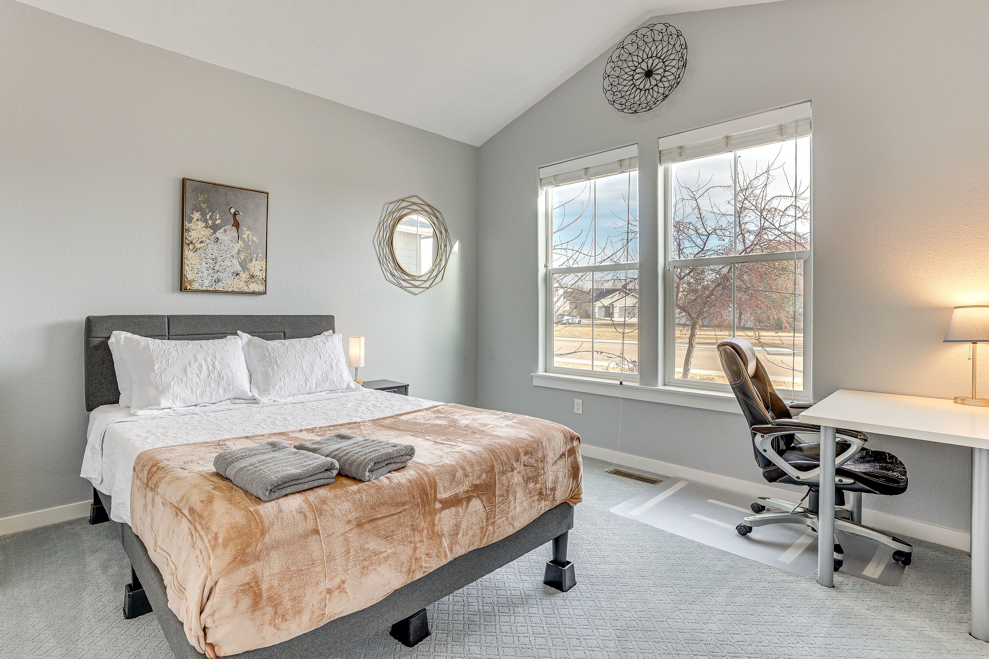 Bedroom 2 | Queen Bed | 1st Floor