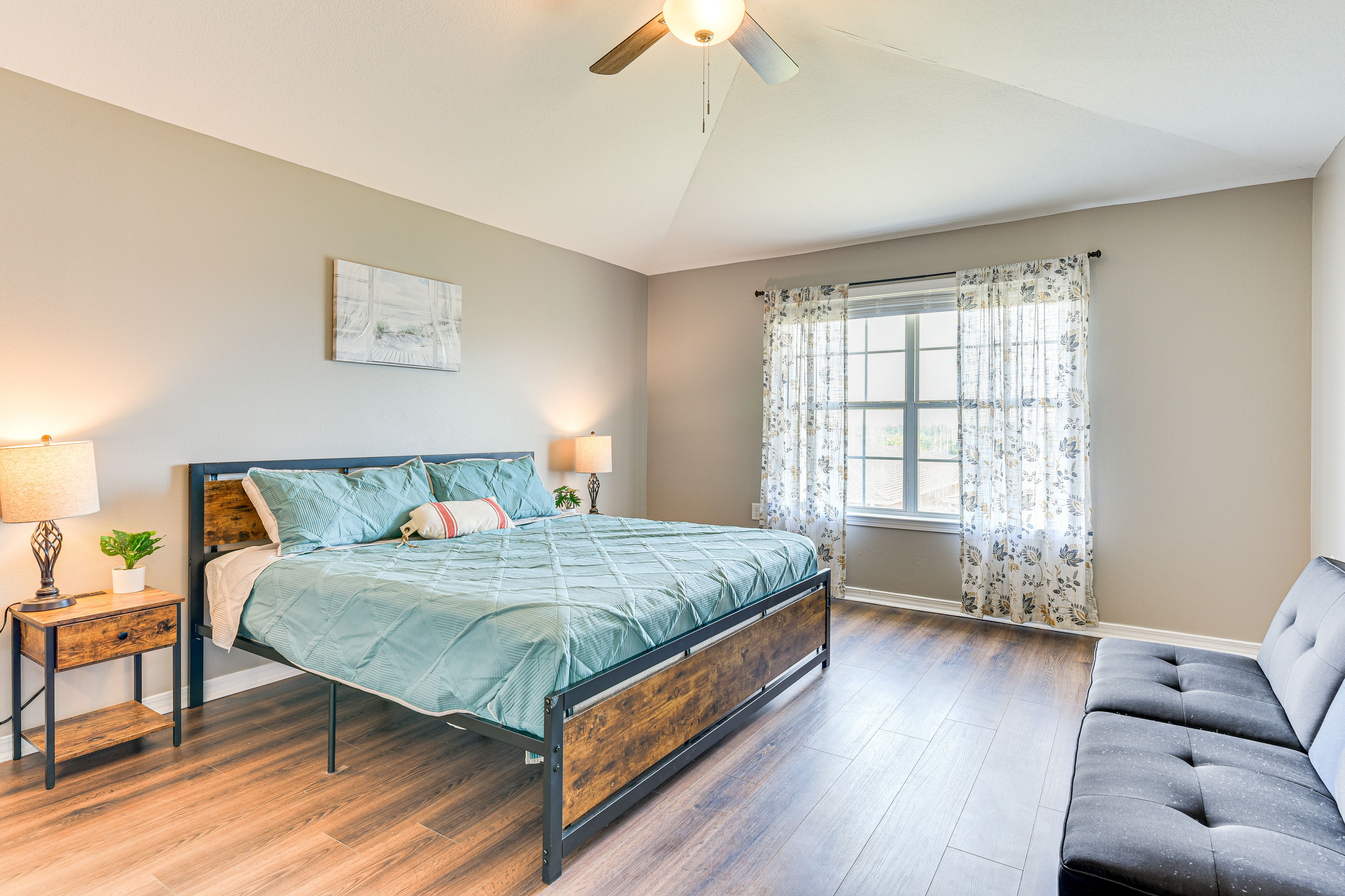 Bedroom 1 | King Bed | Futon