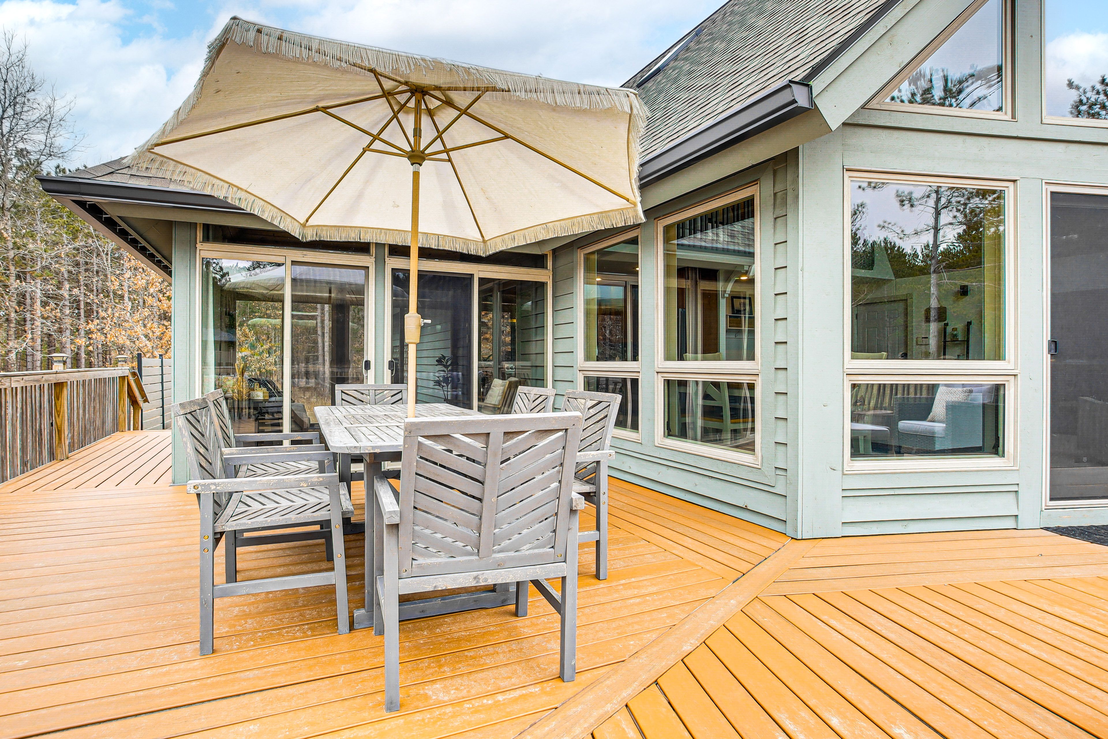 Furnished Deck