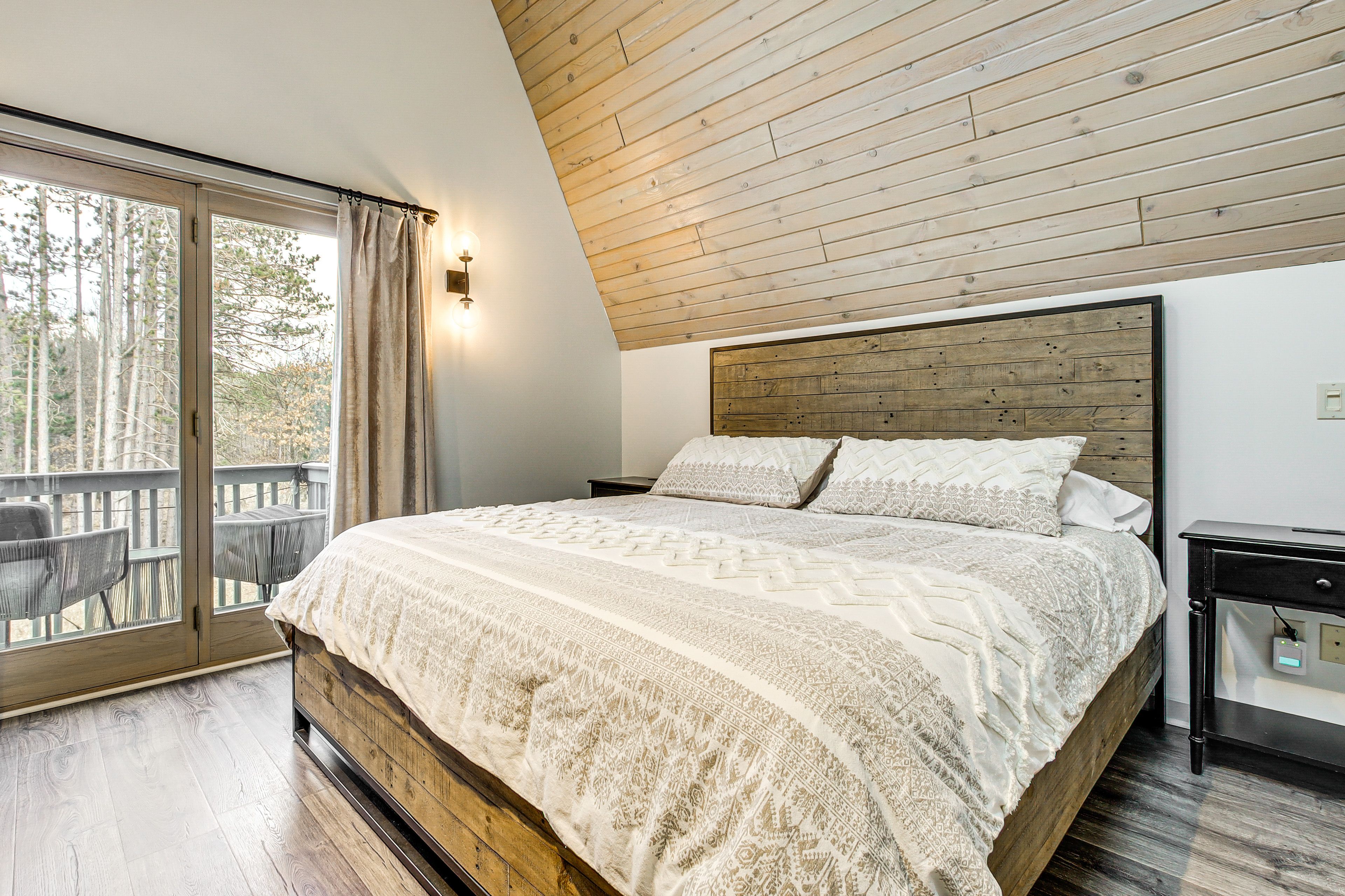 Bedroom 3 | King Bed | Coffee Station | 2nd Floor