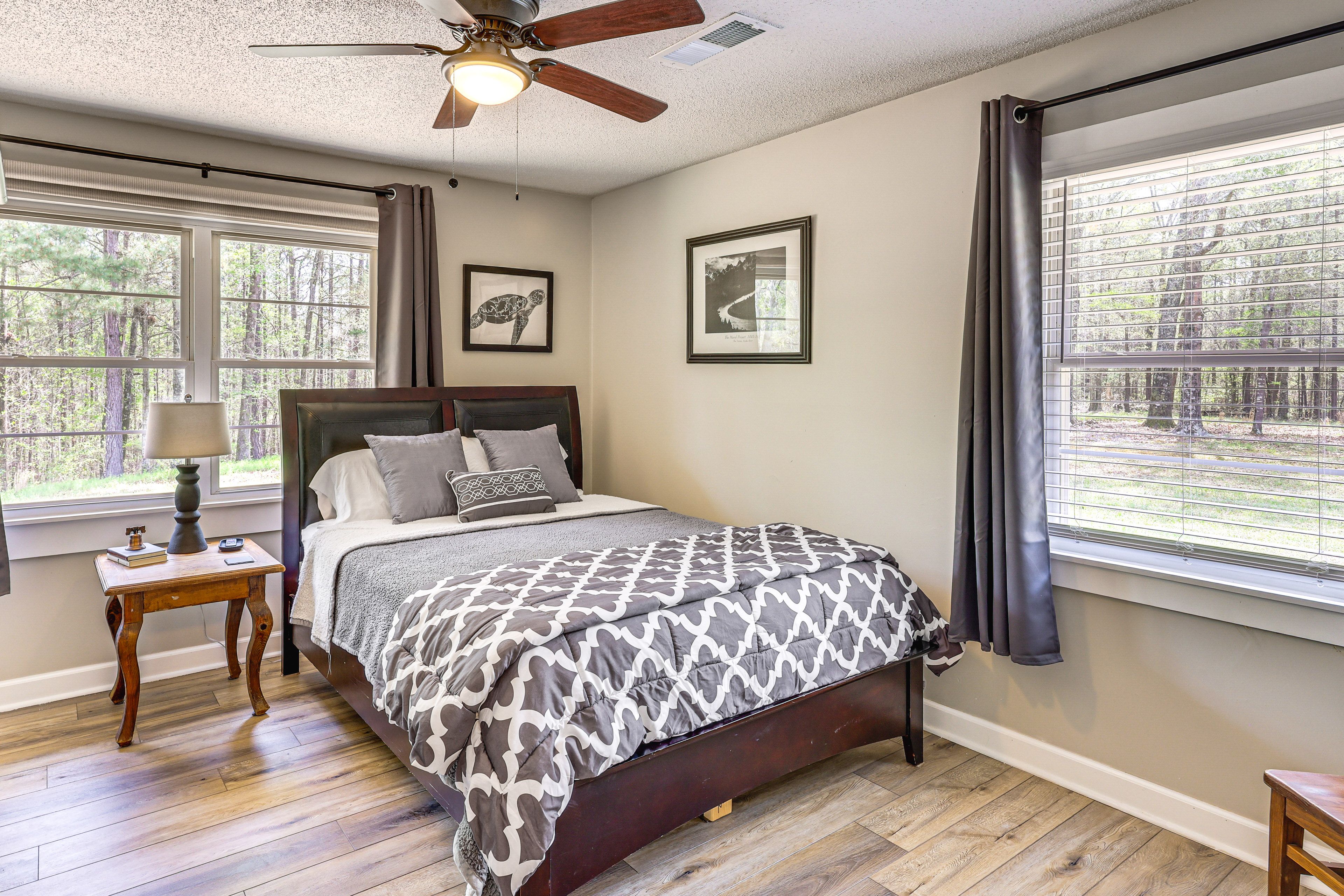Bedroom 3 | Queen Bed
