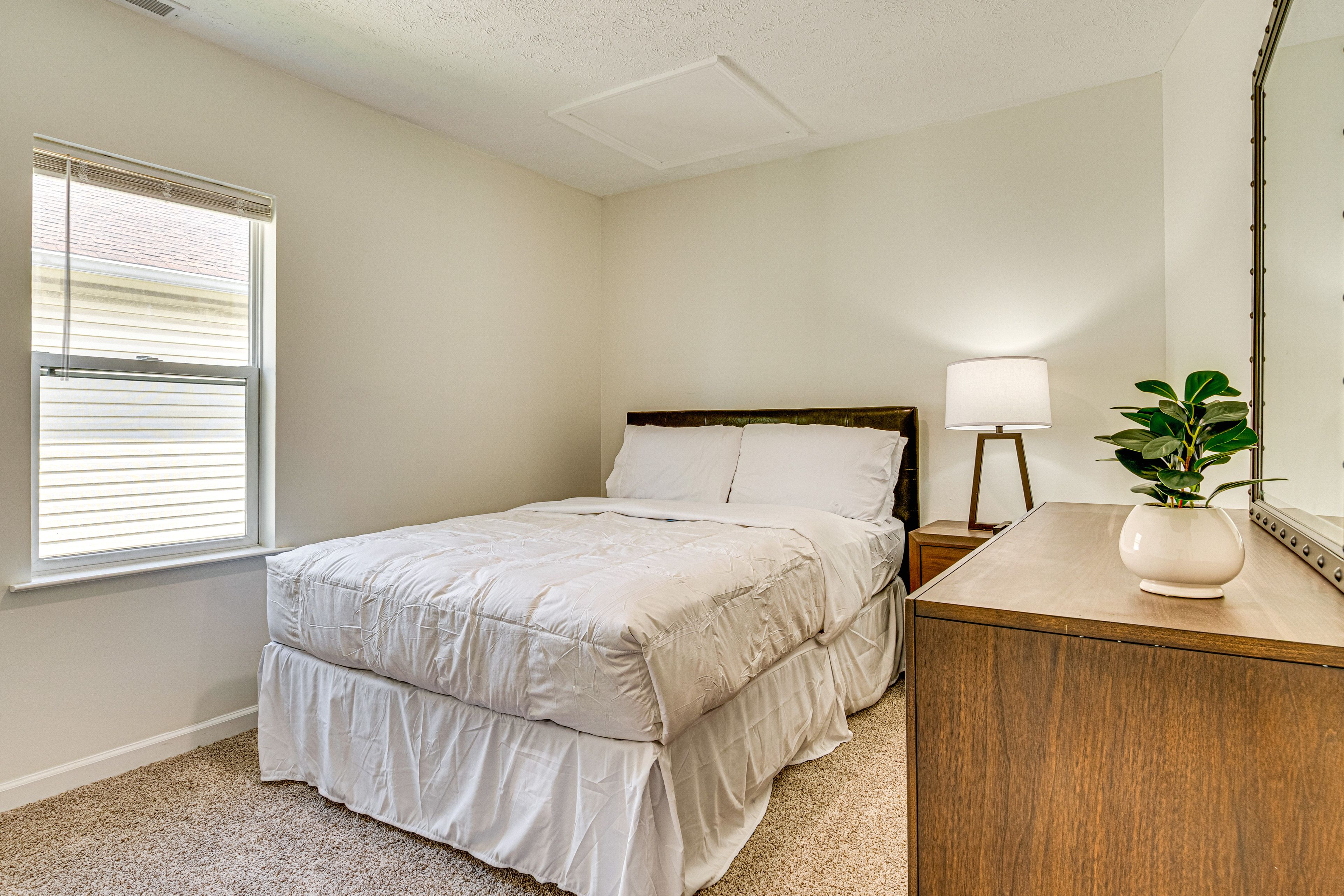 Bedroom 1 | Queen Bed | 2nd Floor