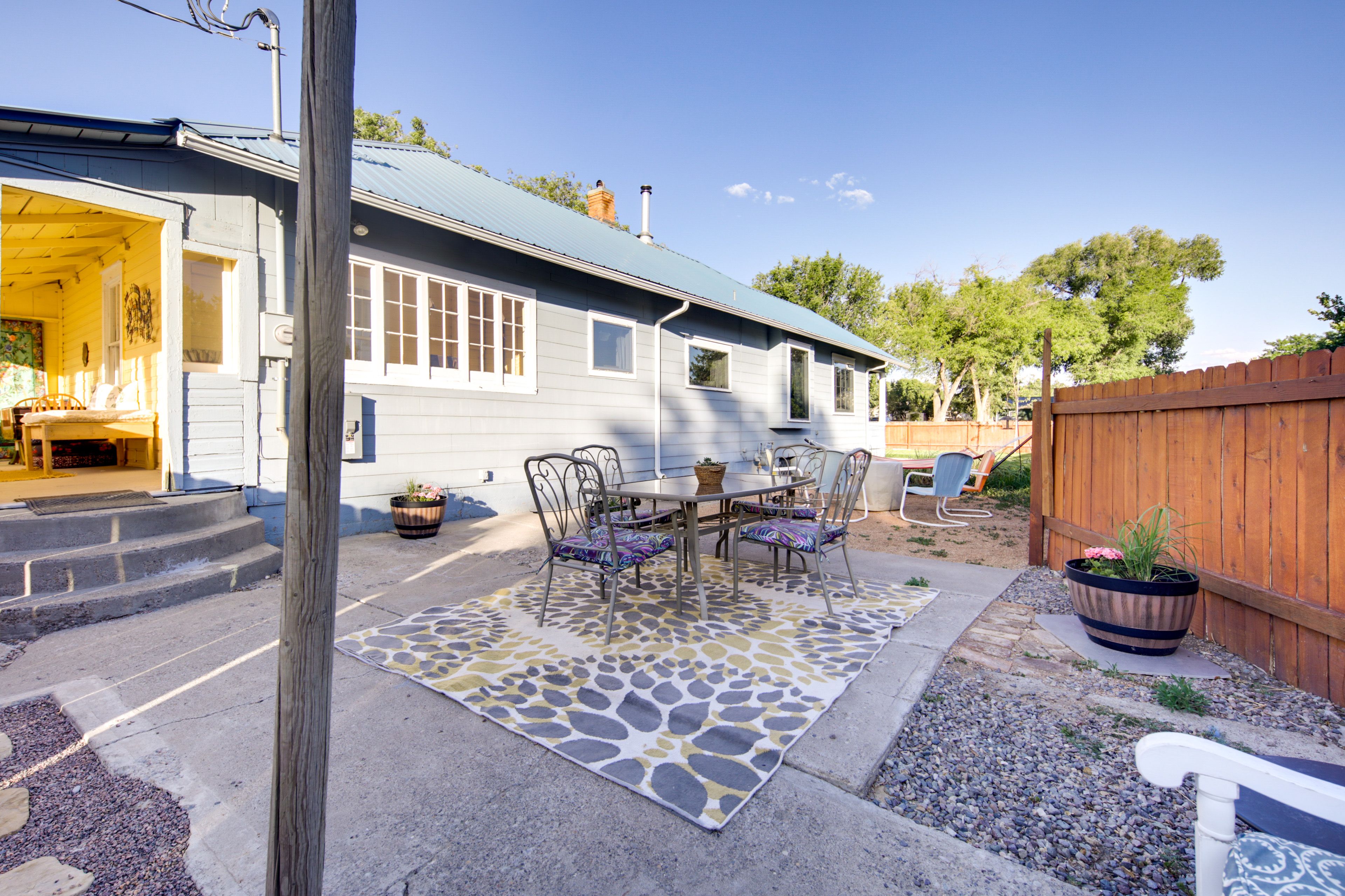 Fenced Backyard | Fire Pit | Outdoor Dining