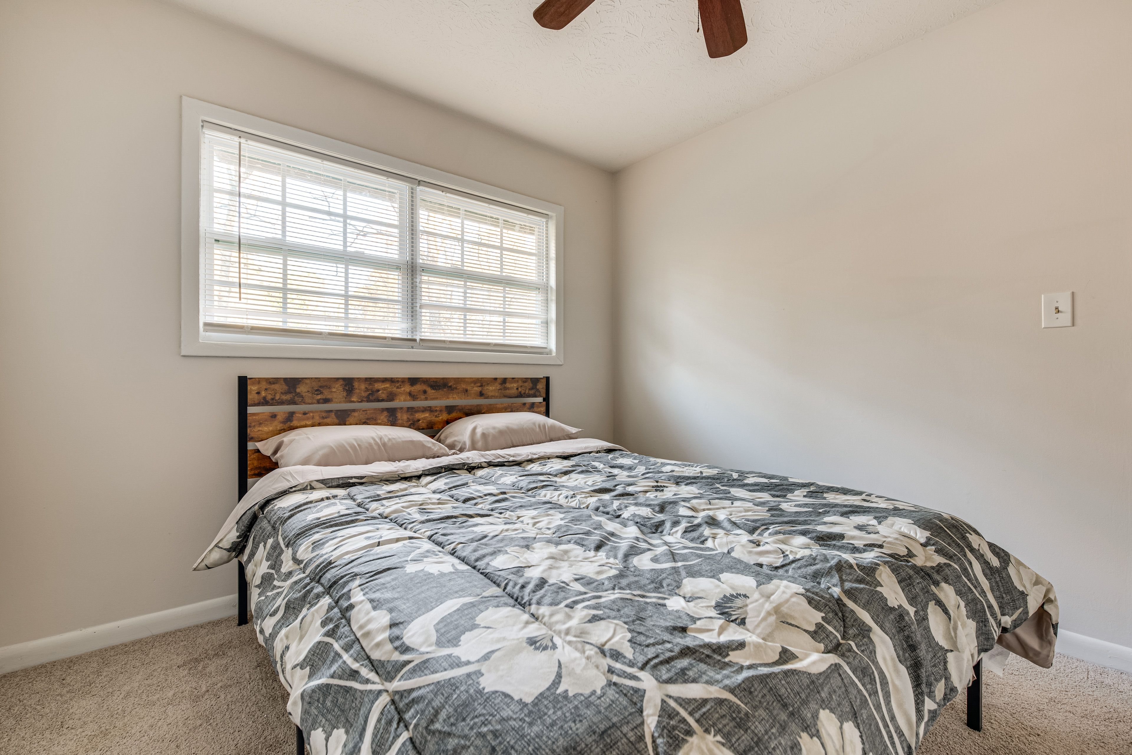 Bedroom 2 | Queen Bed