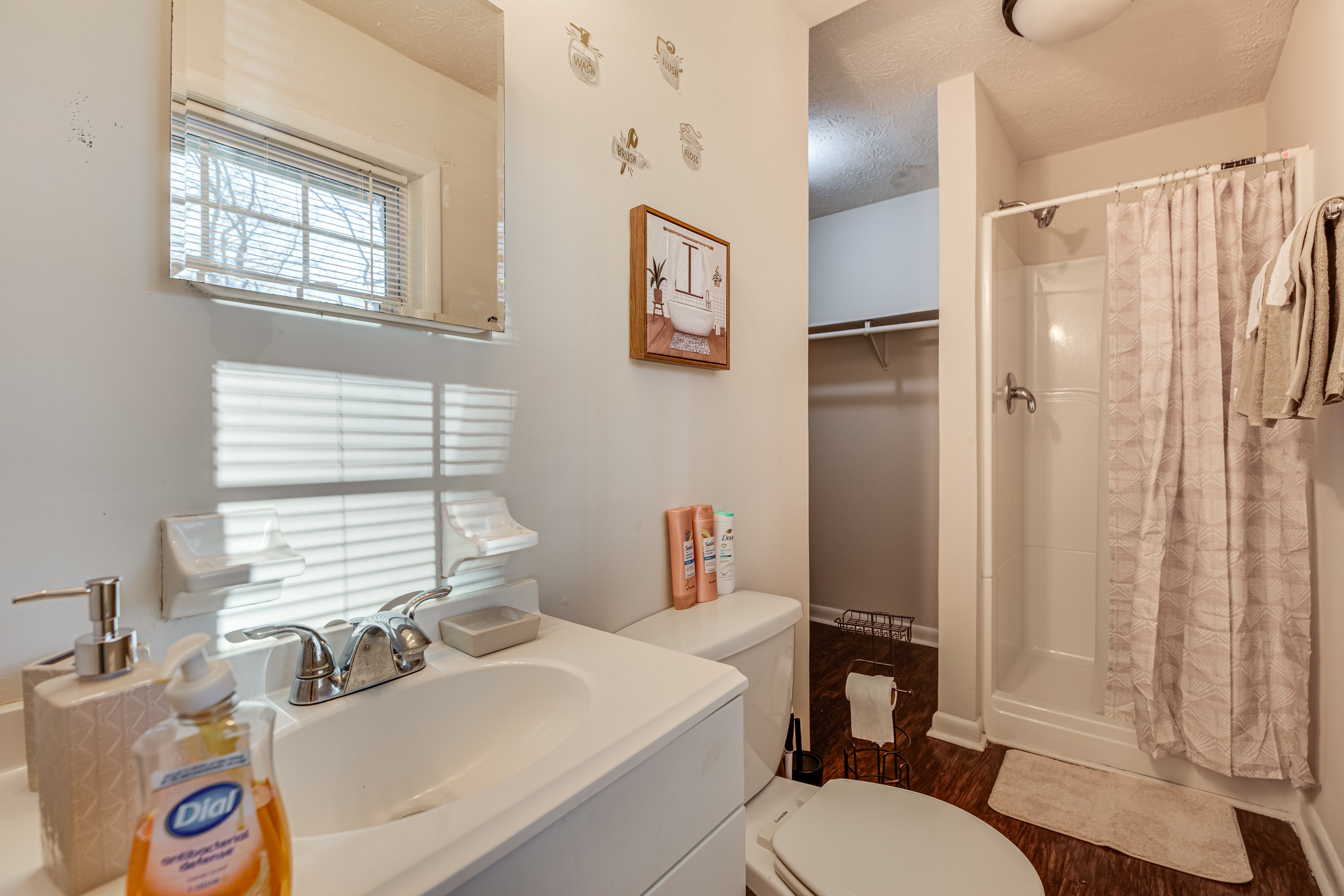En-Suite Bathroom | Towels Provided | Walk-In Closet