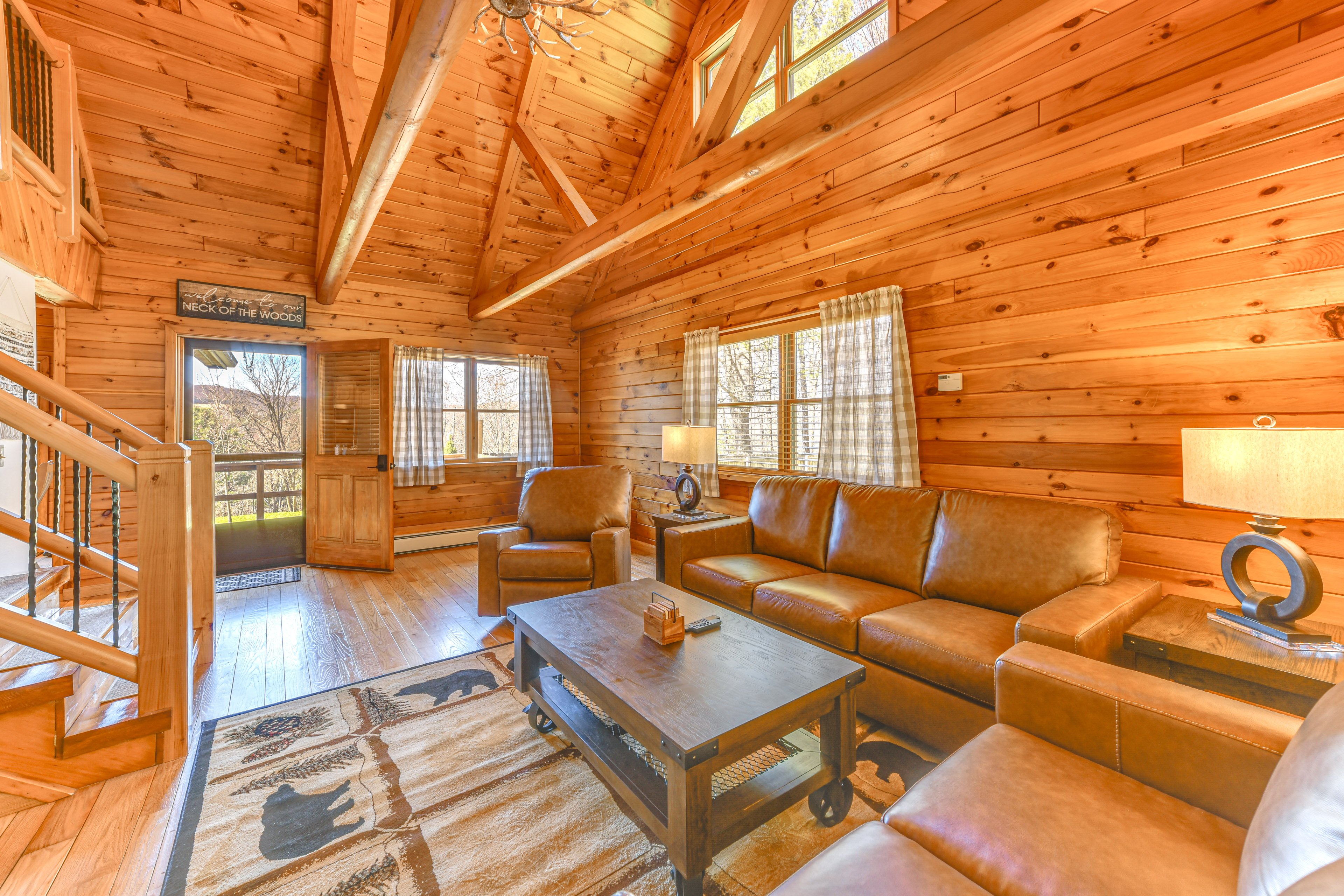 Living Room | 1st Floor | Smart TV | Free WiFi