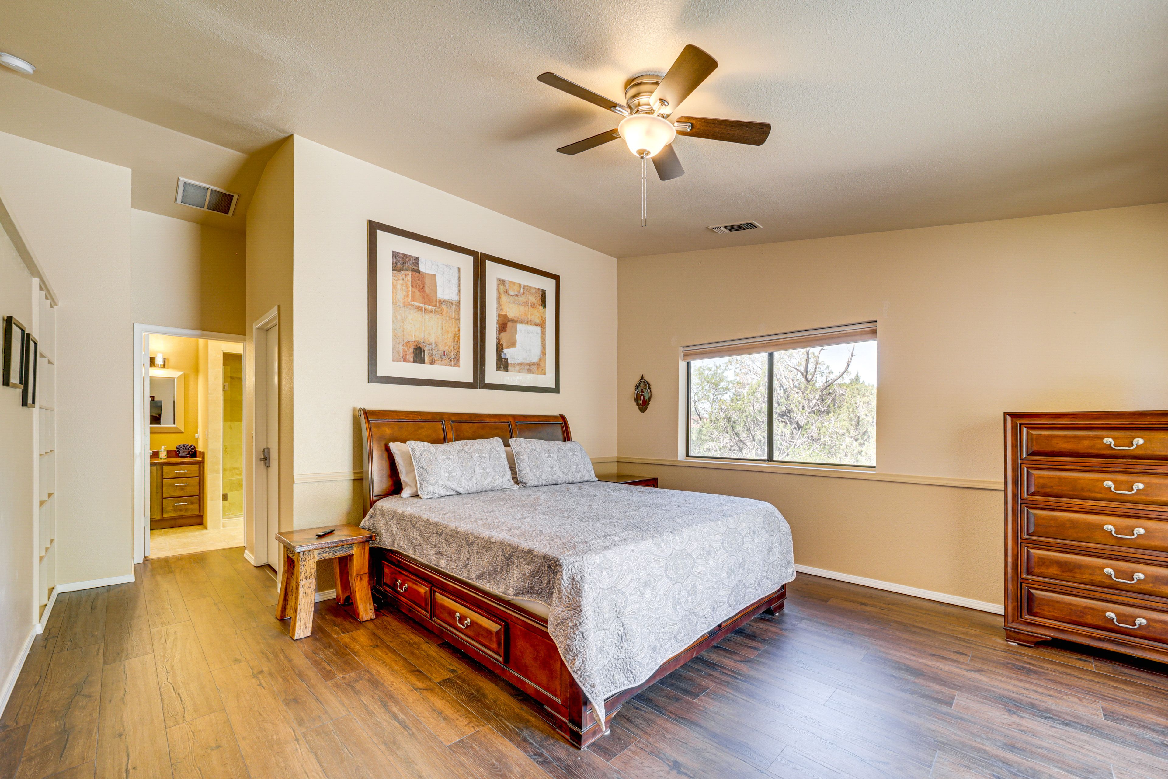 Bedroom 1 | King Bed | Smart TV
