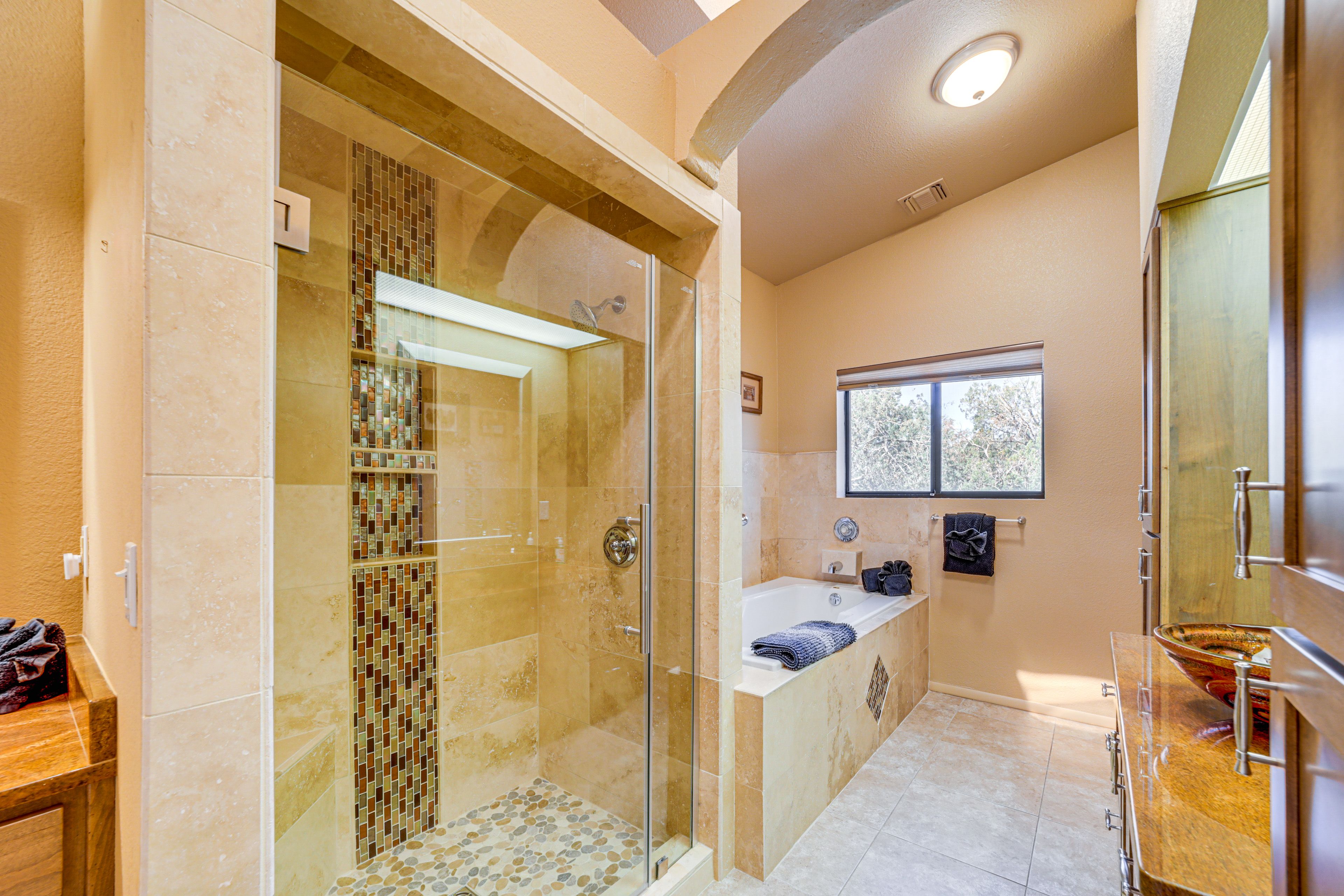 En-Suite Bathroom | Towels Provided