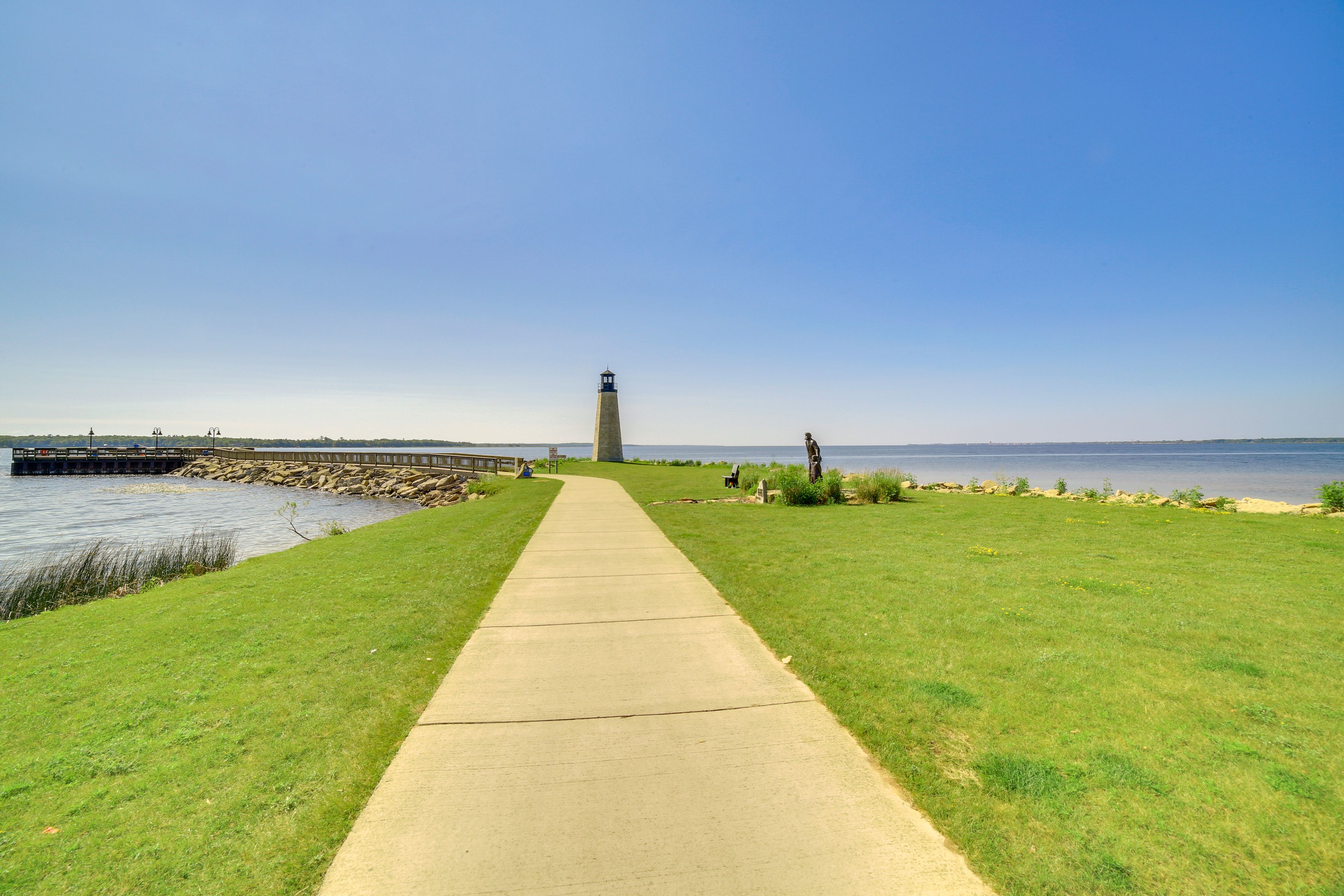 Walk to Waterfront