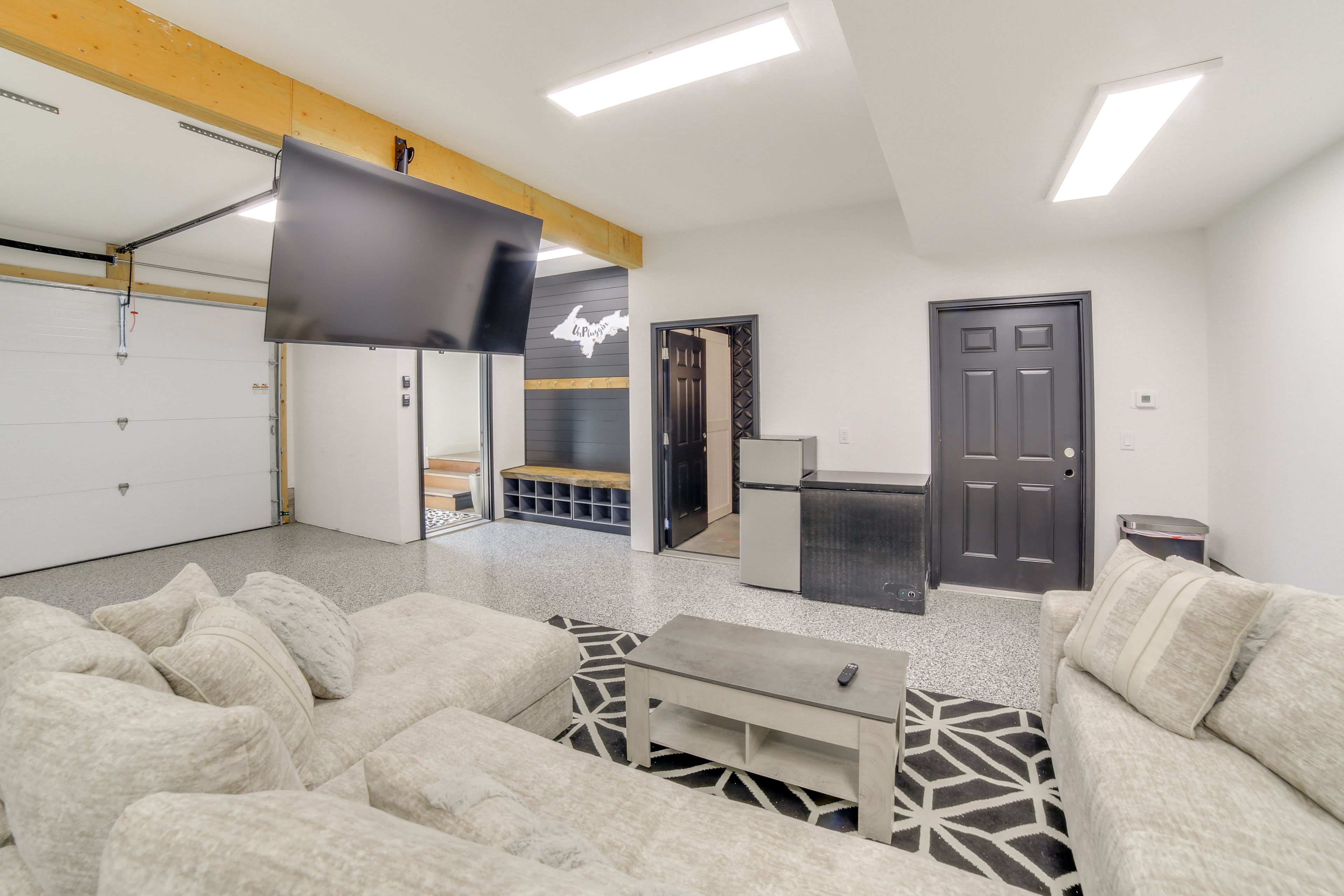 Garage Game Room | 1st Floor