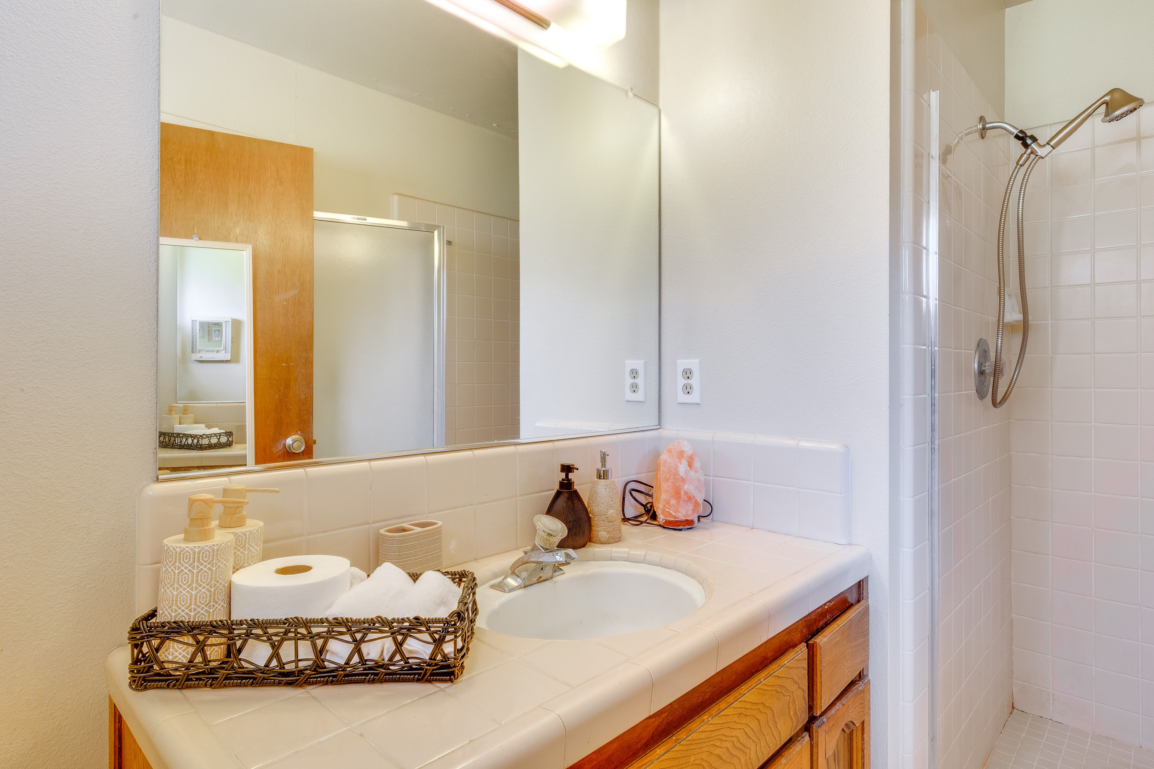 En-Suite Bathroom | Towels Provided