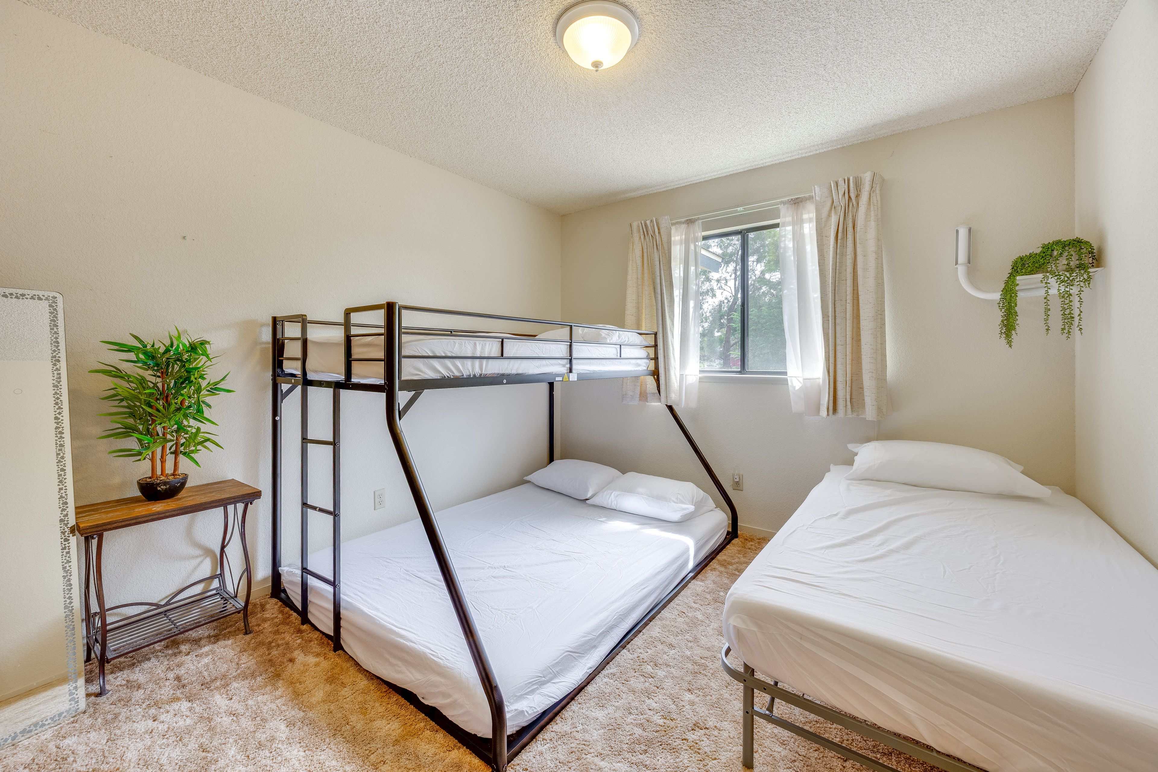 Bedroom 2 | Full/Queen Bunk Bed | Twin Bed
