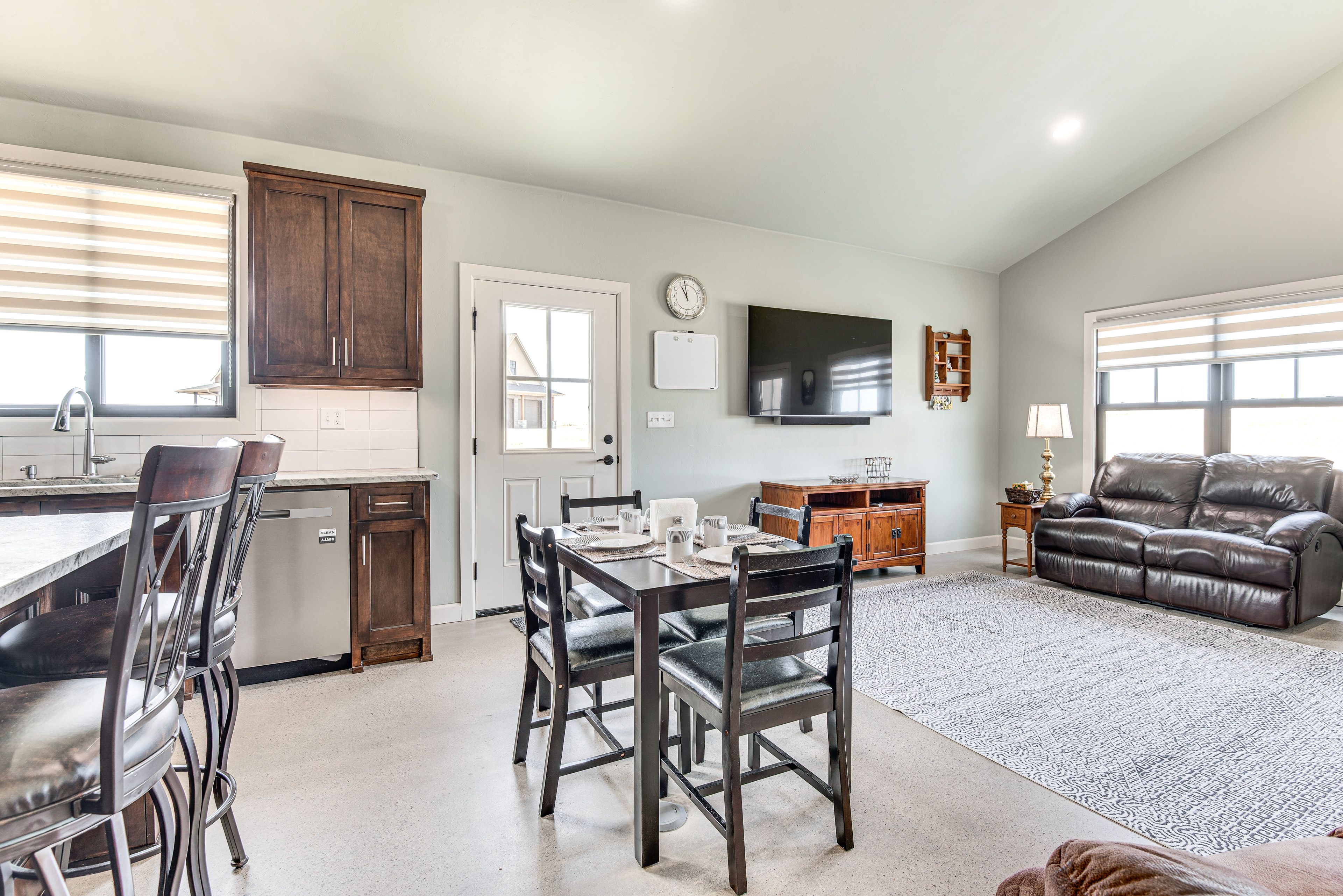 Dining Room | Dishware & Flatware