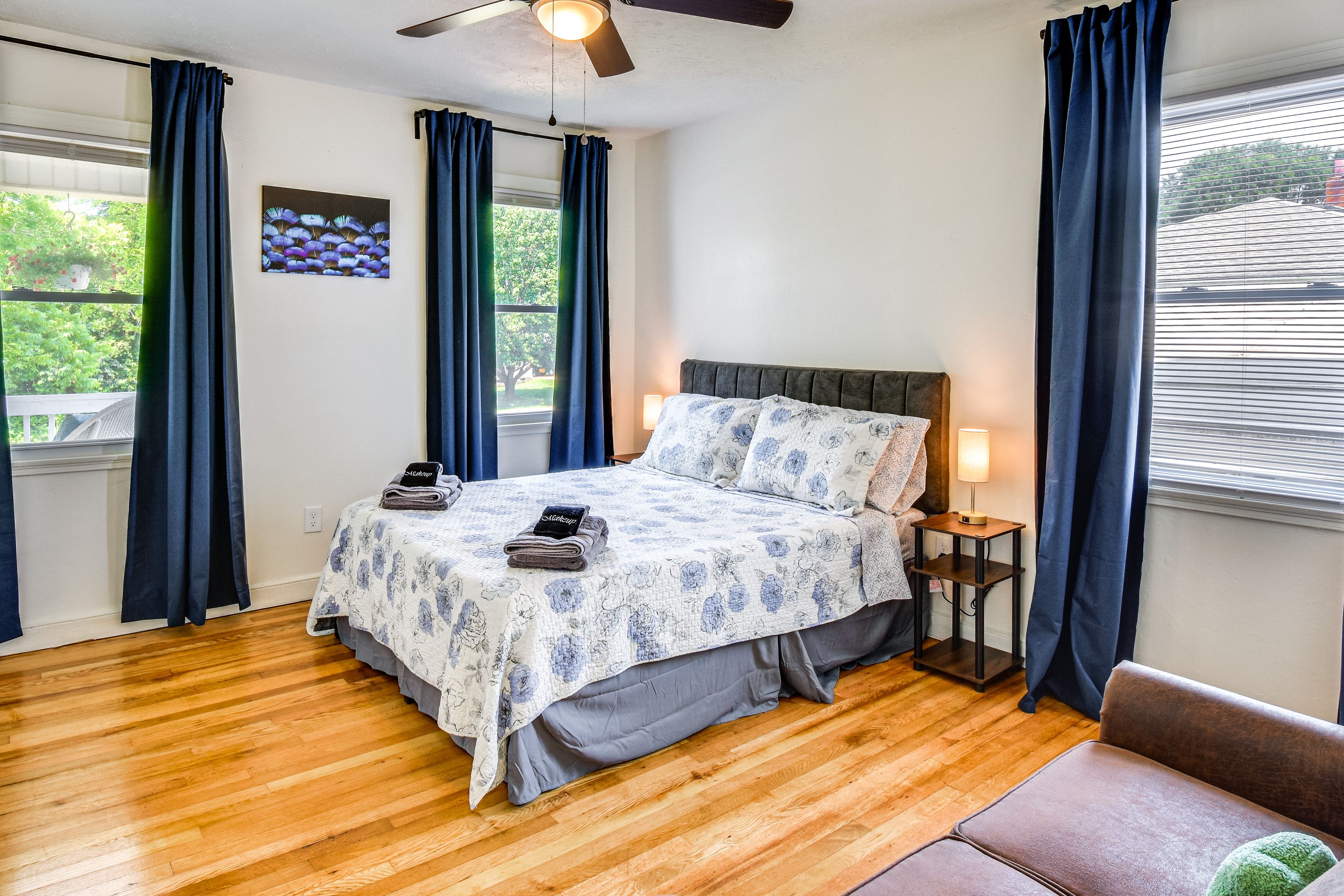 Bedroom 2 | Queen Bed | Flat-Screen TV