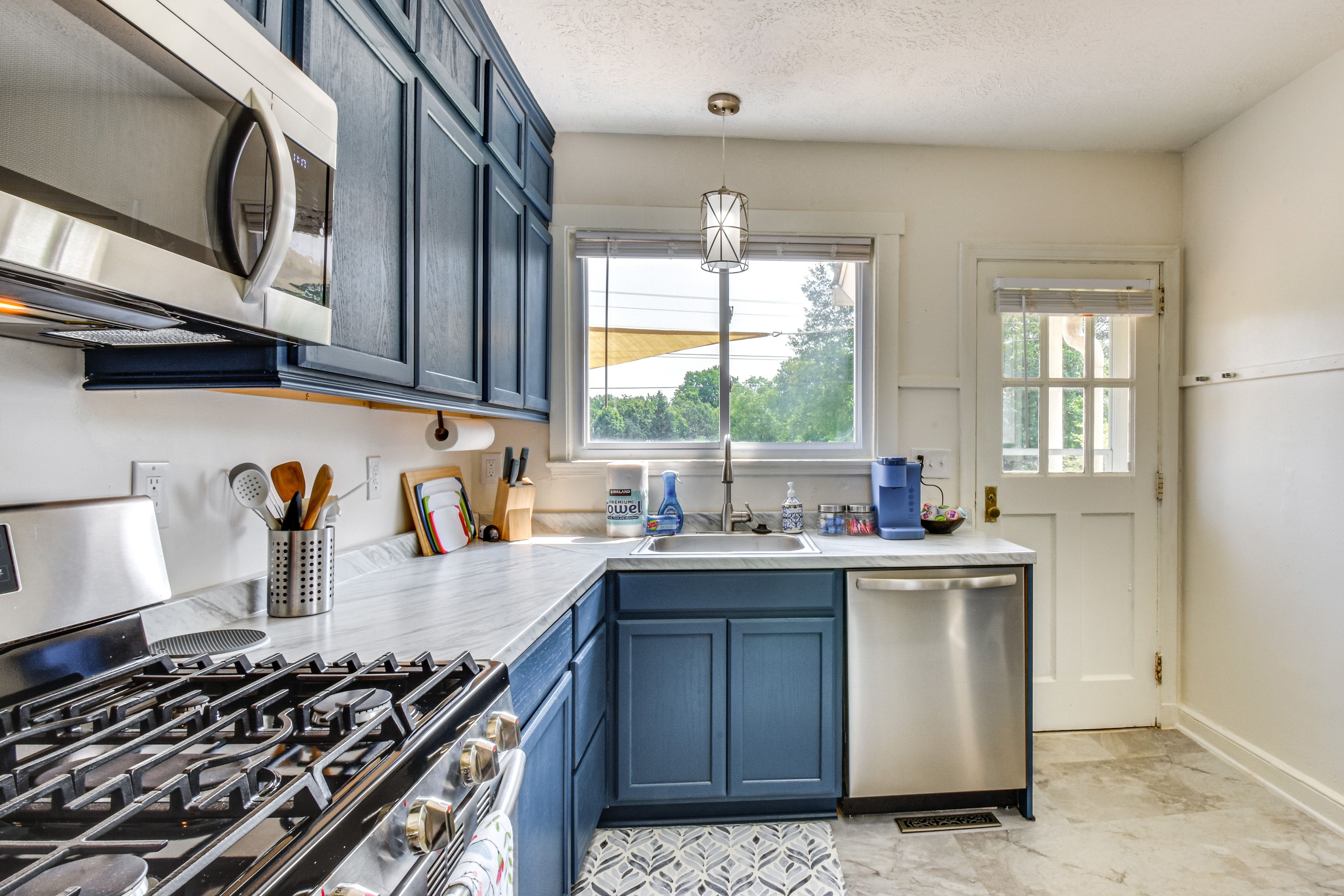 Kitchen | Cooking Basics | Keurig Coffee Maker | Microwave | Toaster