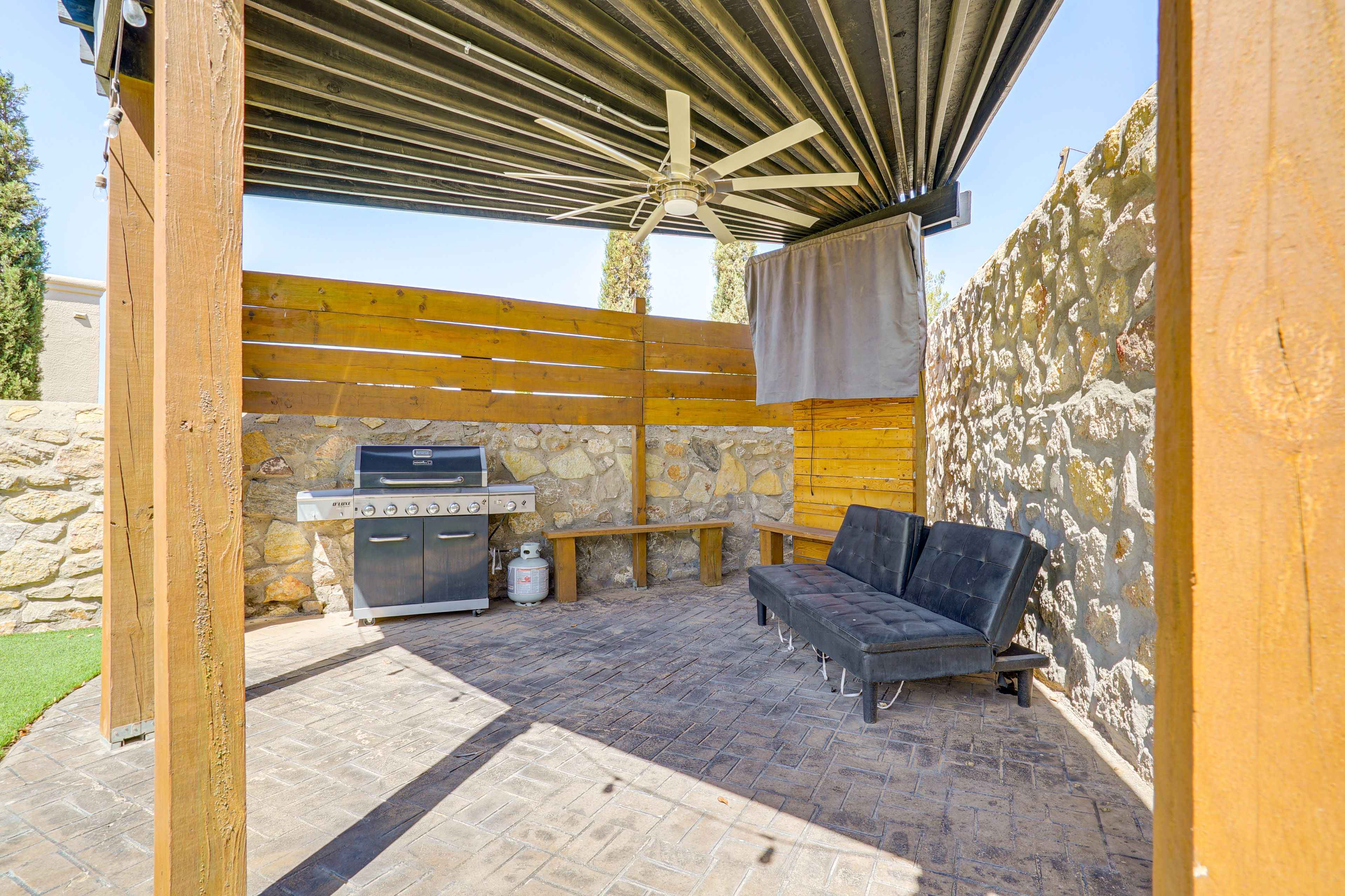 Covered Patio | Grill Station