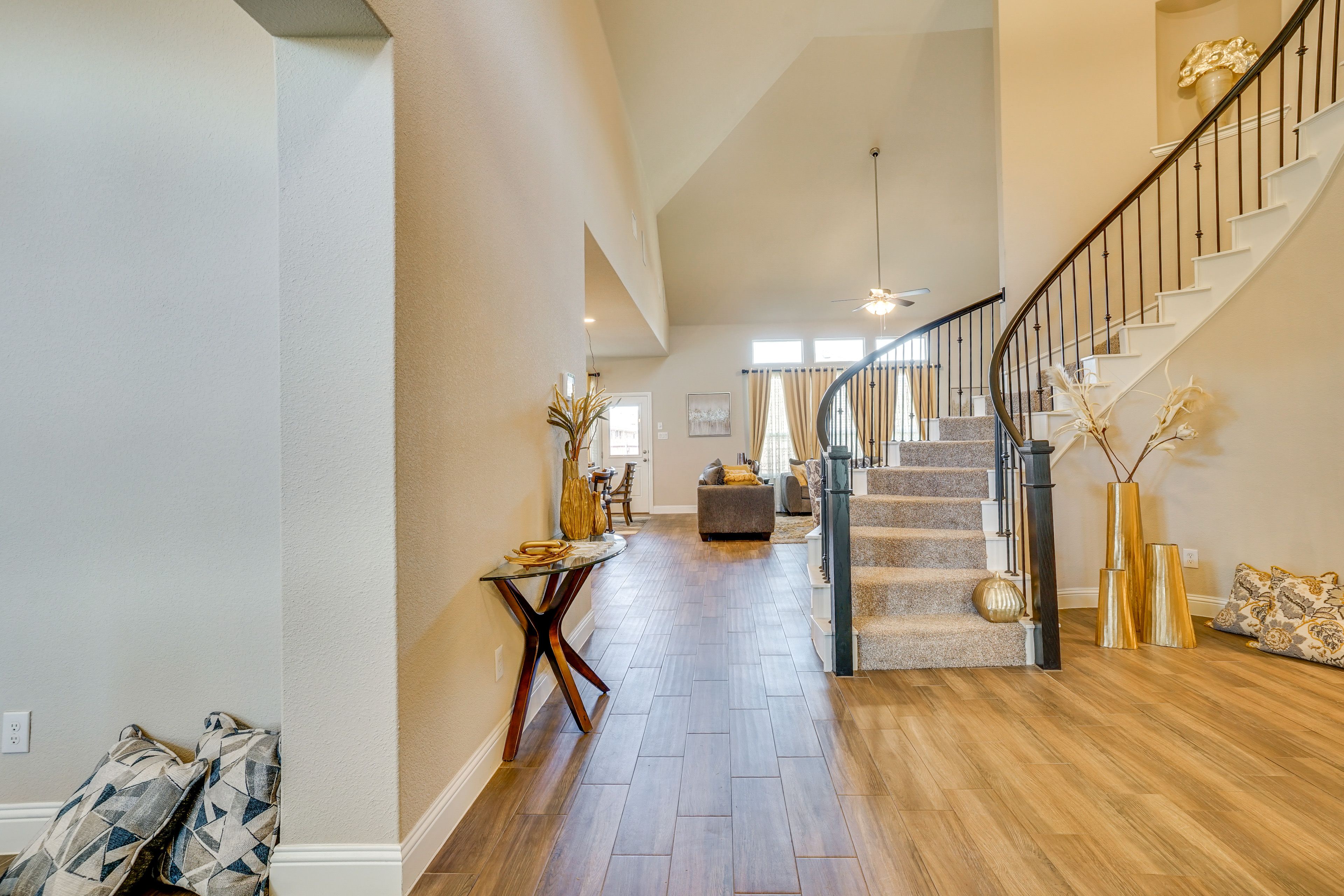 Entry | 1st Floor