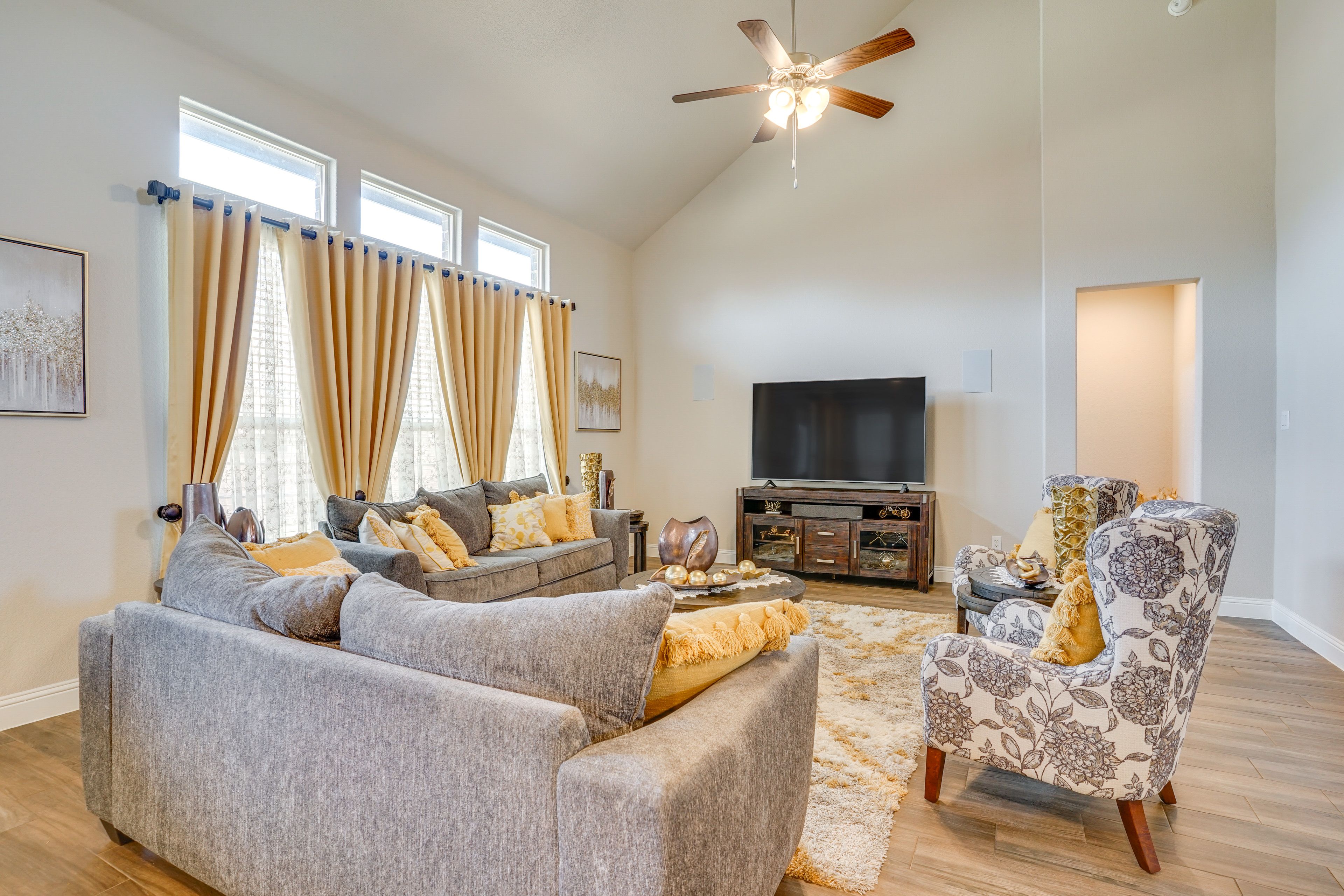 Living Room | Central A/C & Heat | Smart TV | 1st Floor