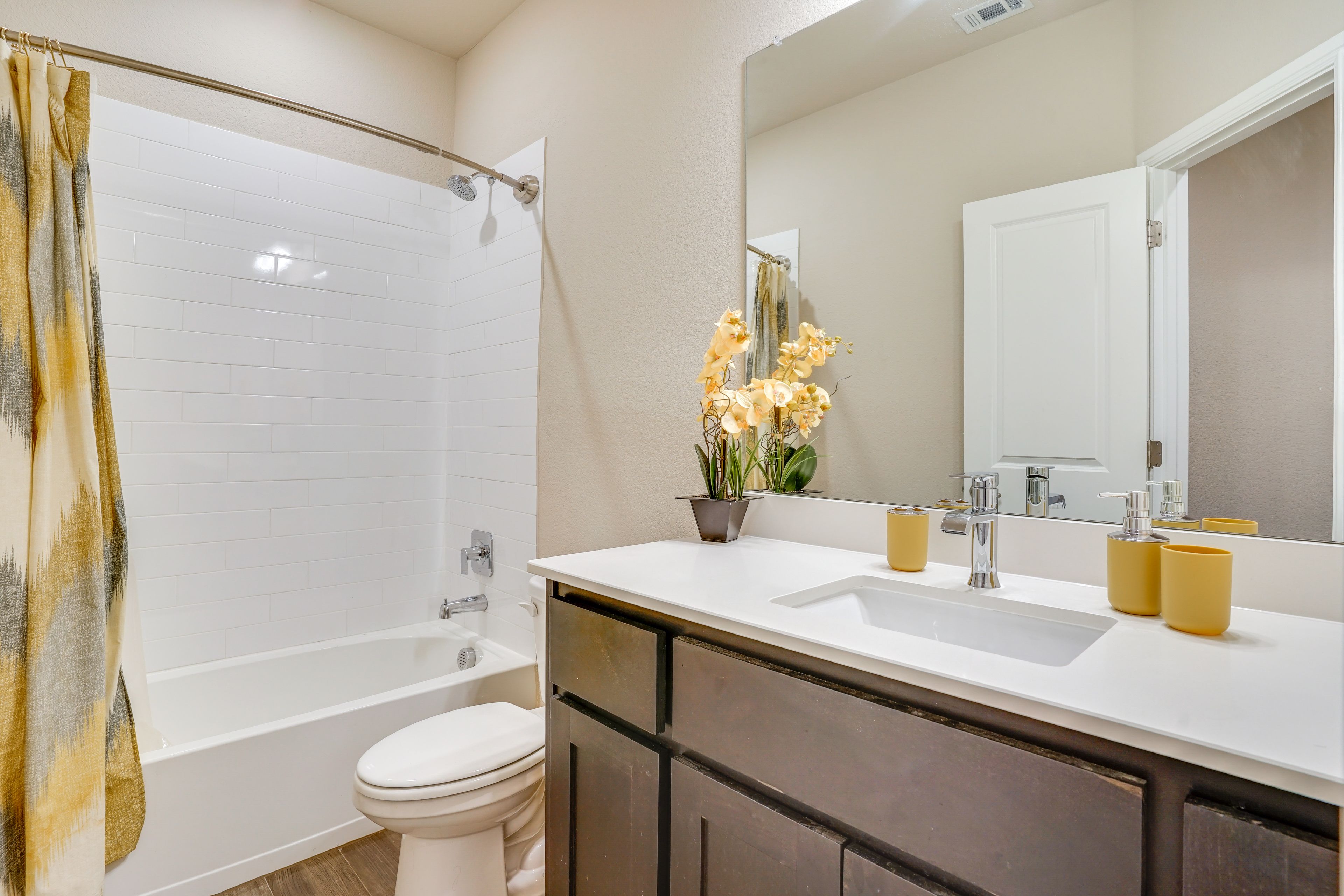 Full Bathroom | 2nd Floor