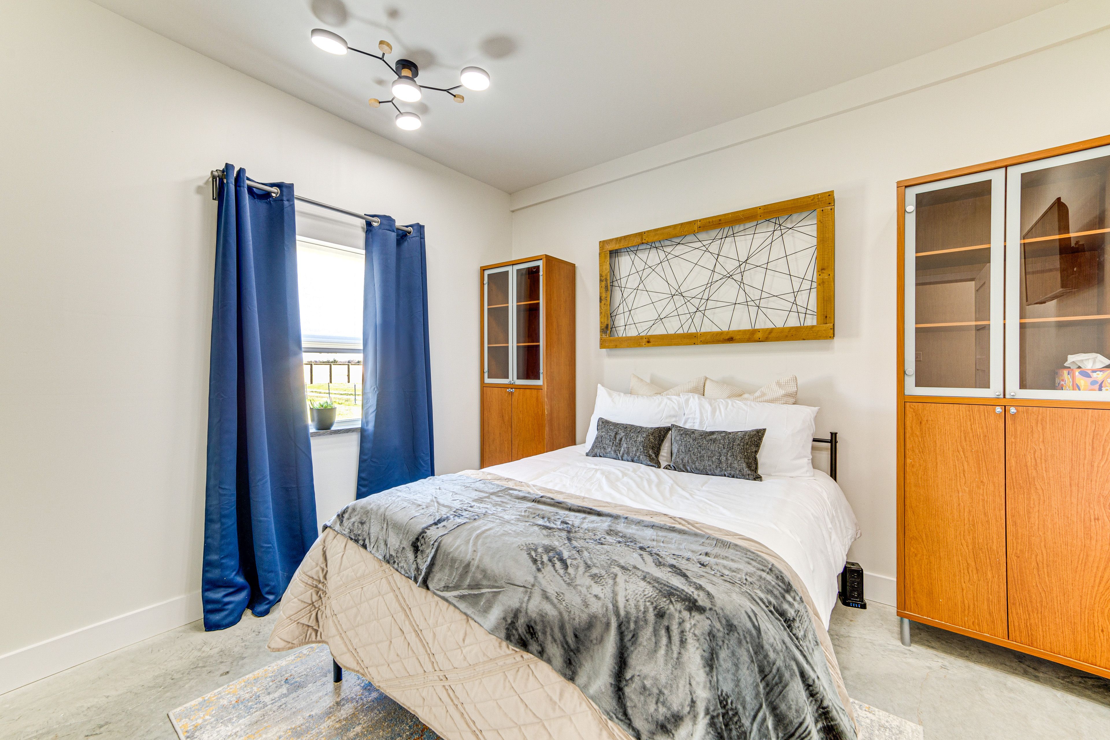 Bedroom 2 | Queen Bed