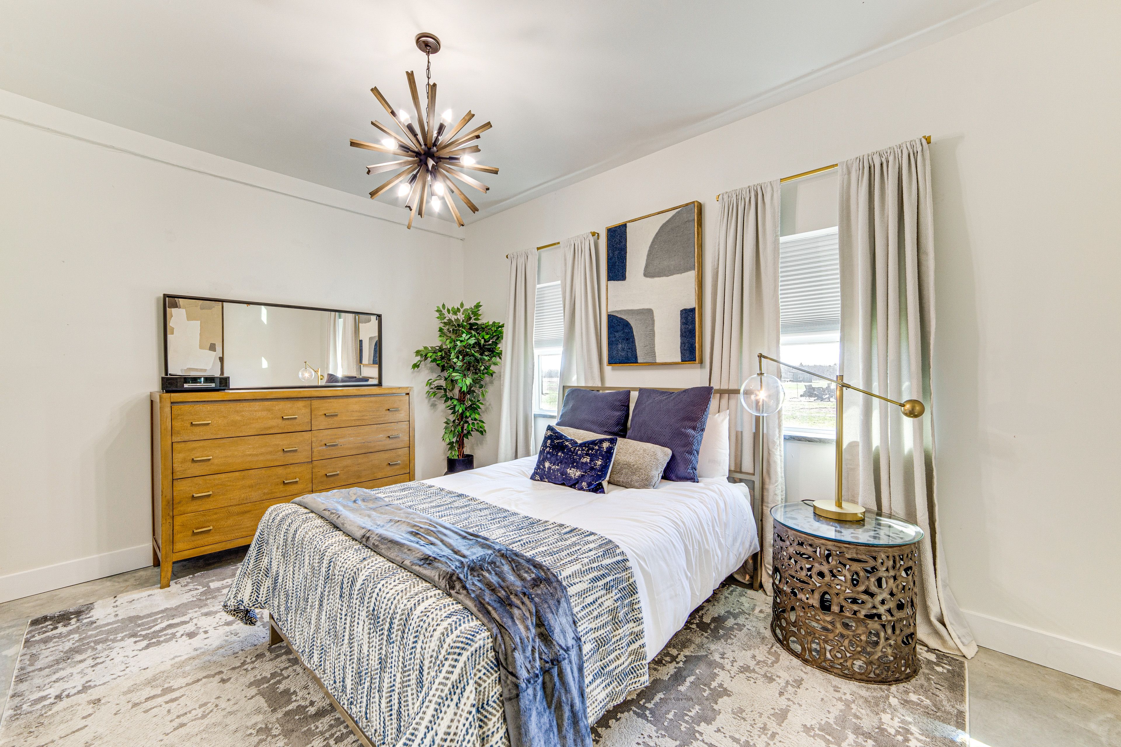Bedroom 3 | Queen Bed