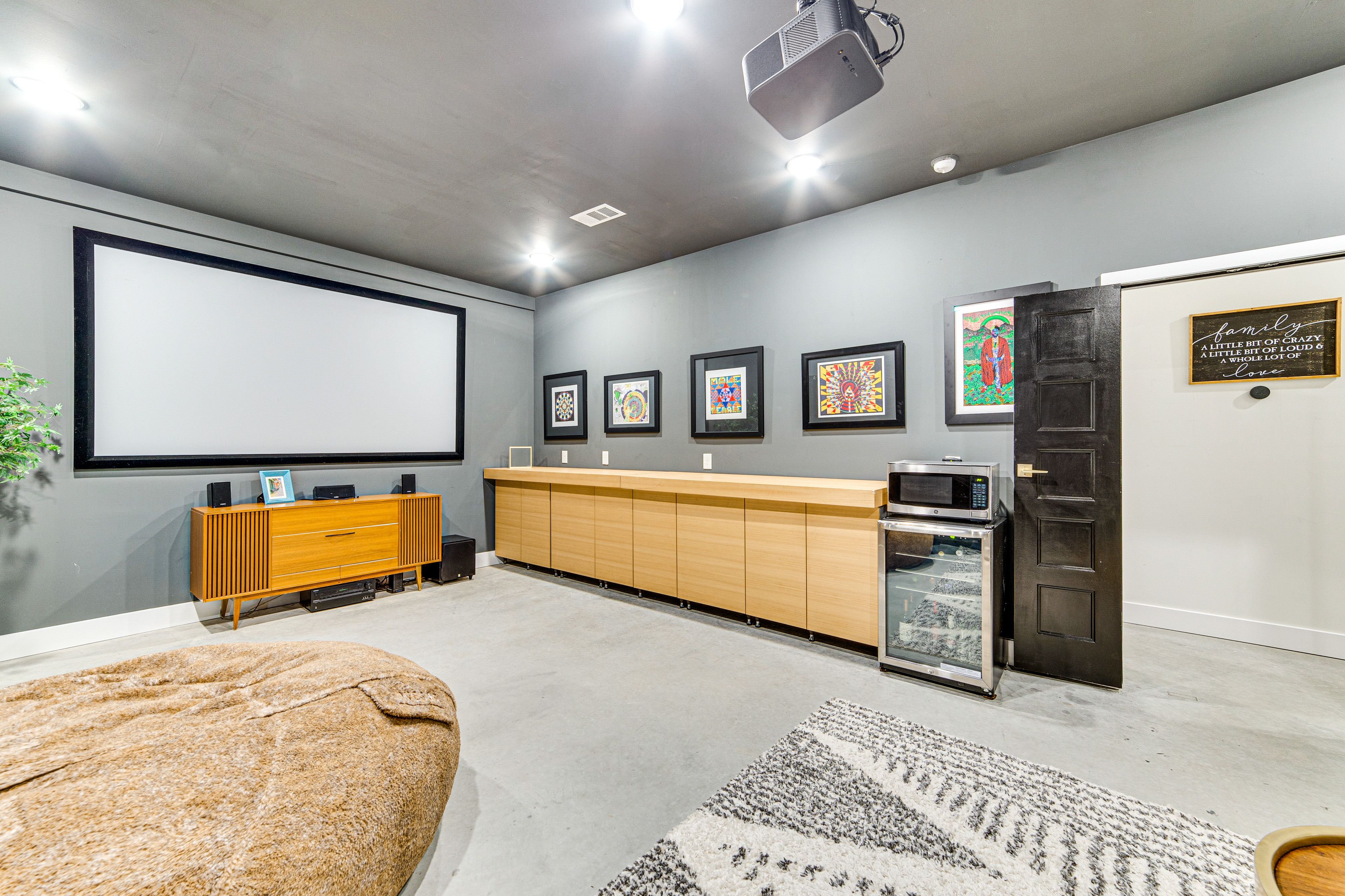 Media Room | Projector Screen