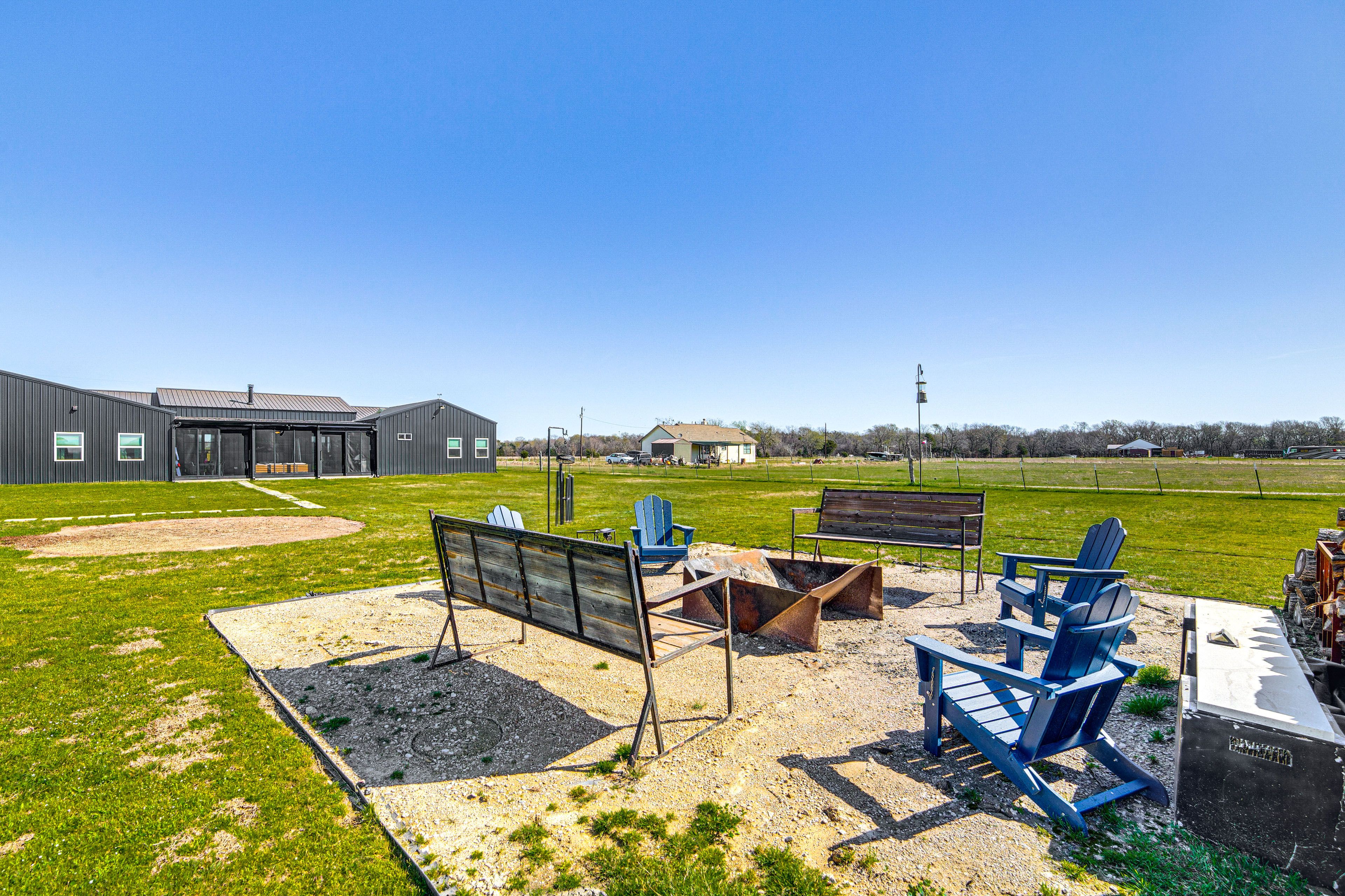 Fire Pit | Outdoor Seating