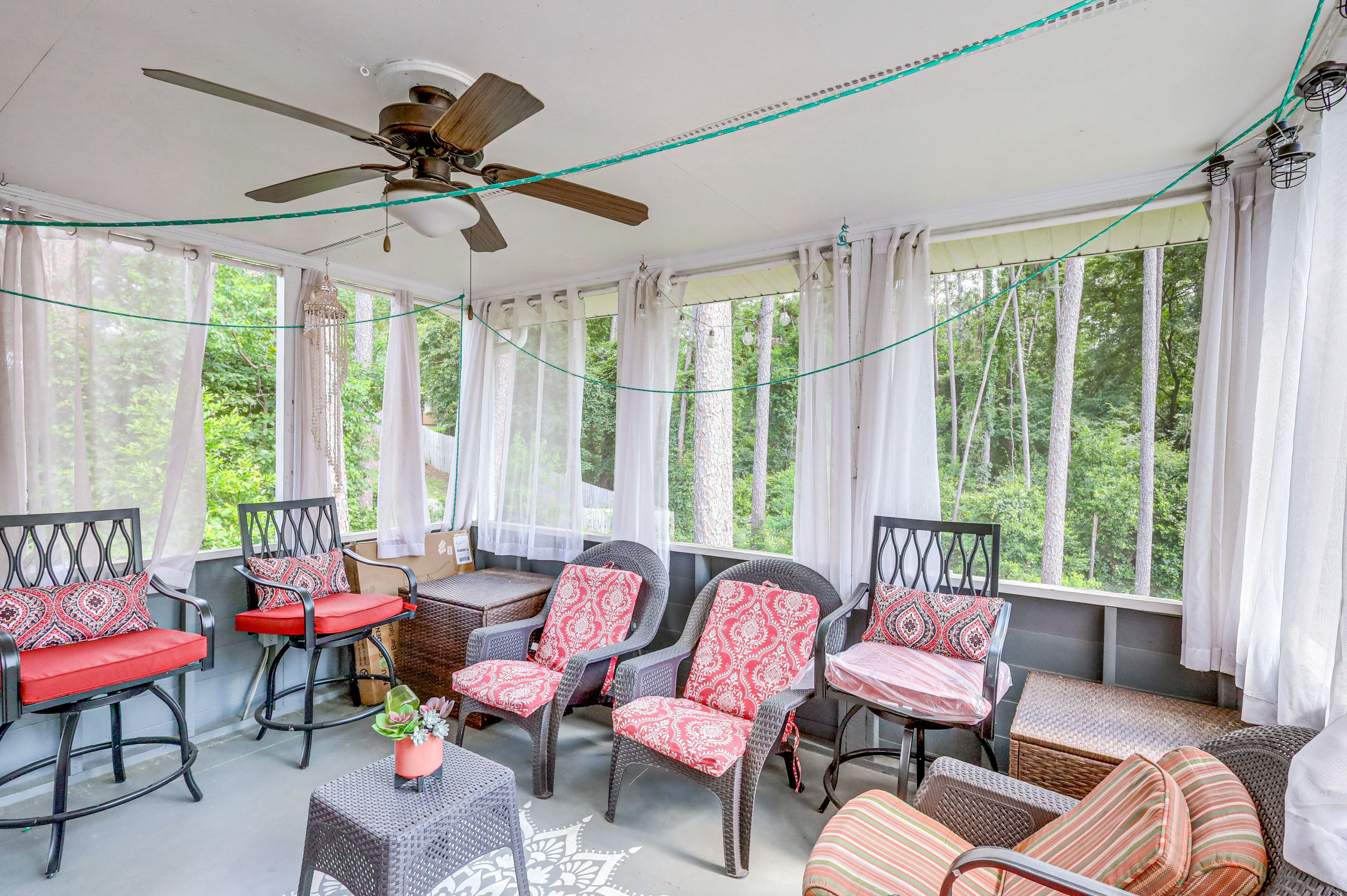 Screened Porch | Self Check-In | Pool & Tennis Court Access On-Site