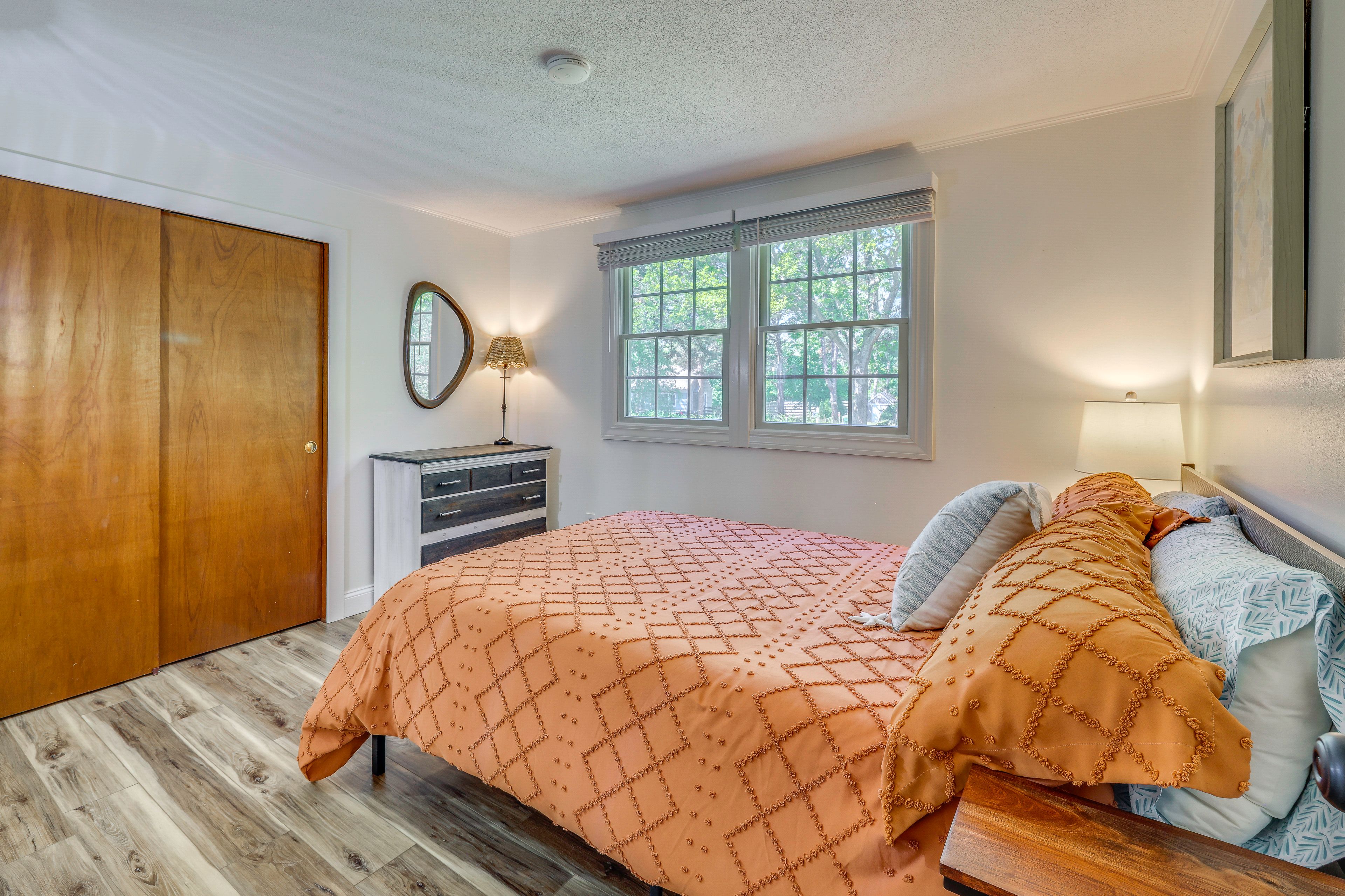 Bedroom 3 | Queen Bed