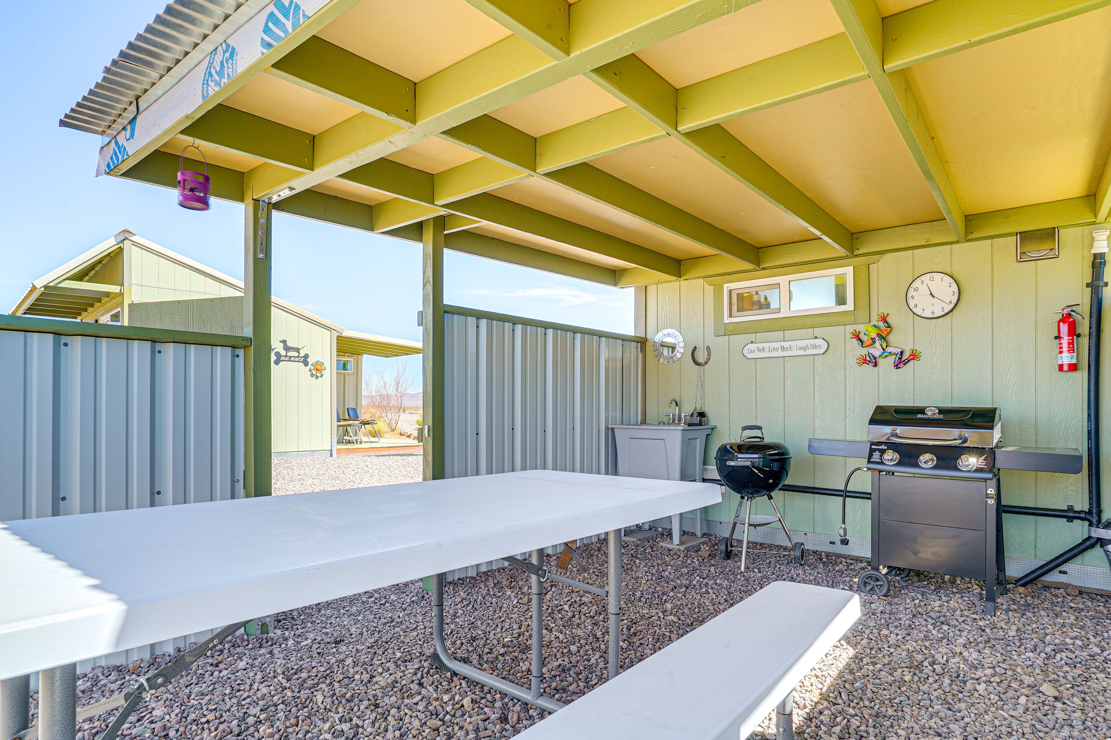 Picnic & Grilling Area | Self Check-In | 3 Mi to Chiricahua Desert Museum
