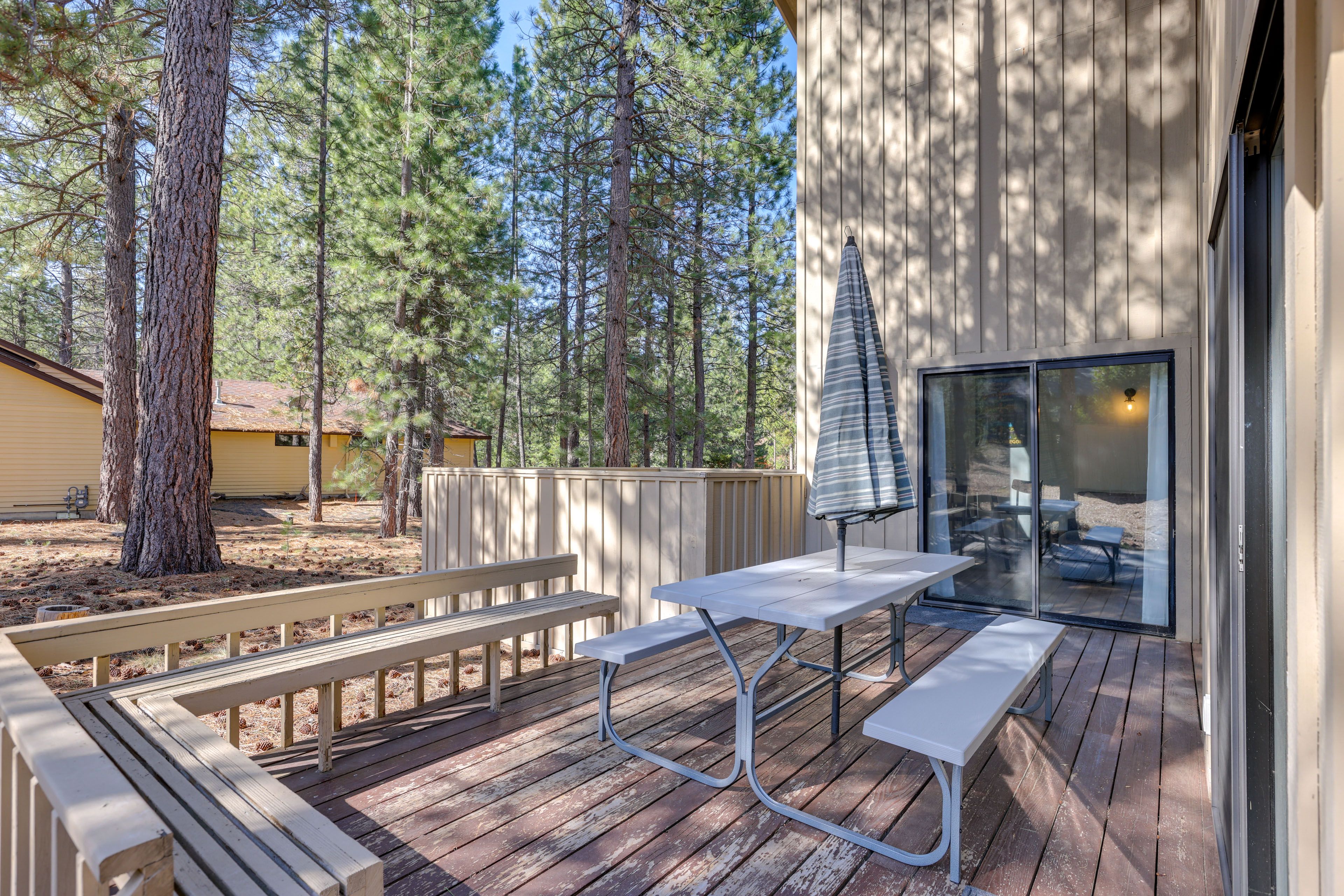 Deck | Outdoor Dining Area
