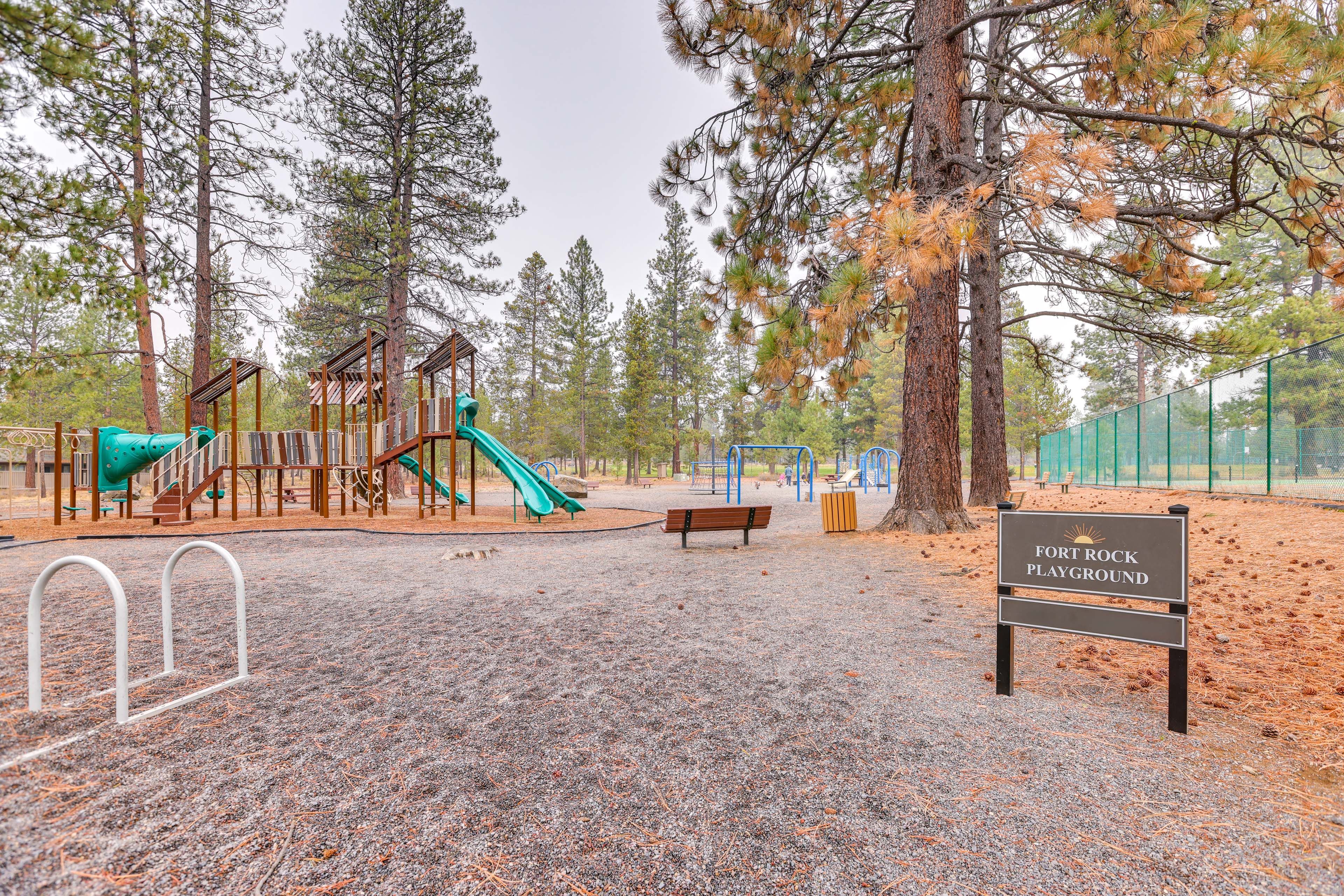 Community Amenities | Playgrounds | Pools | Hiking Trails