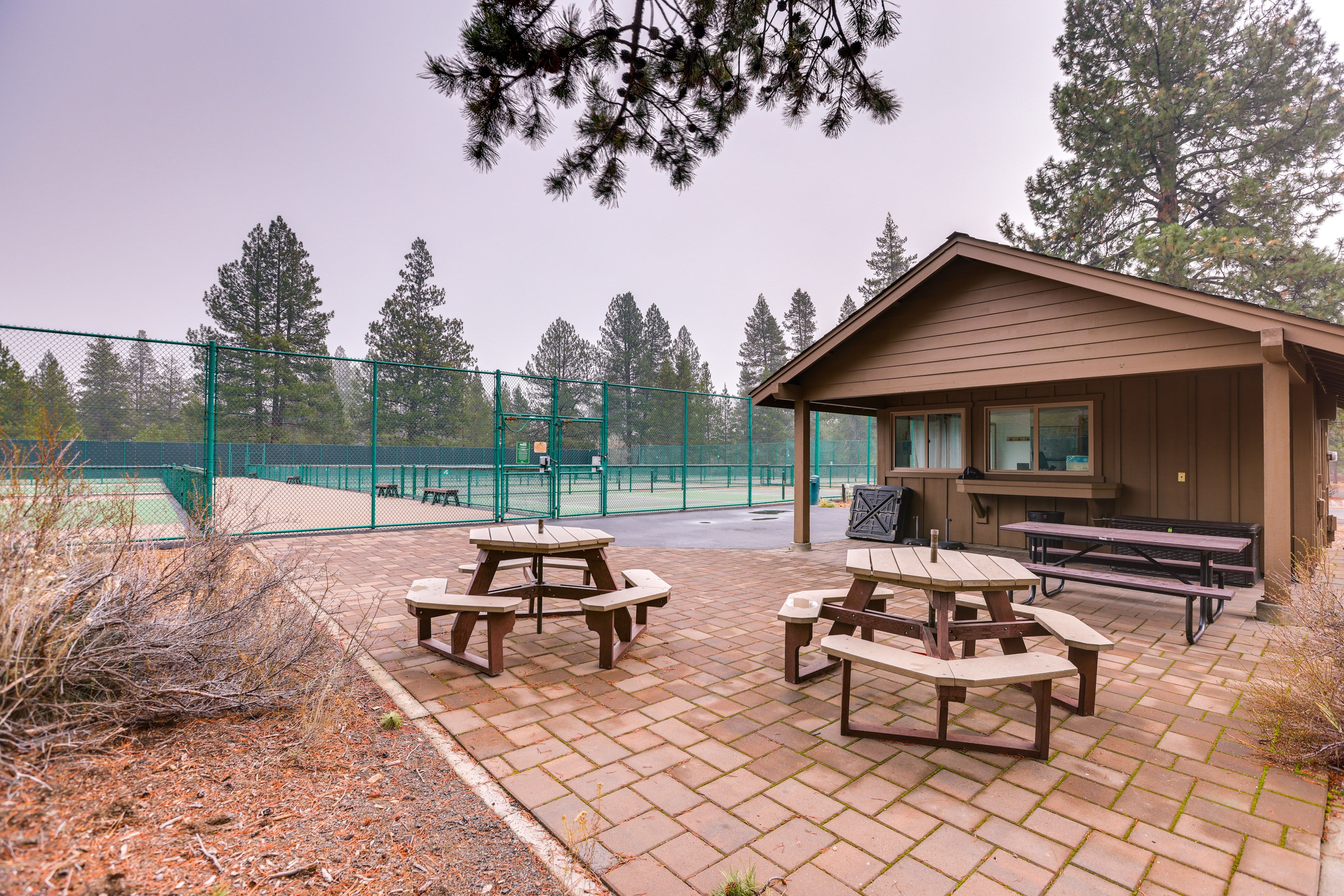Community Amenities | Sports Courts | Picnic Area