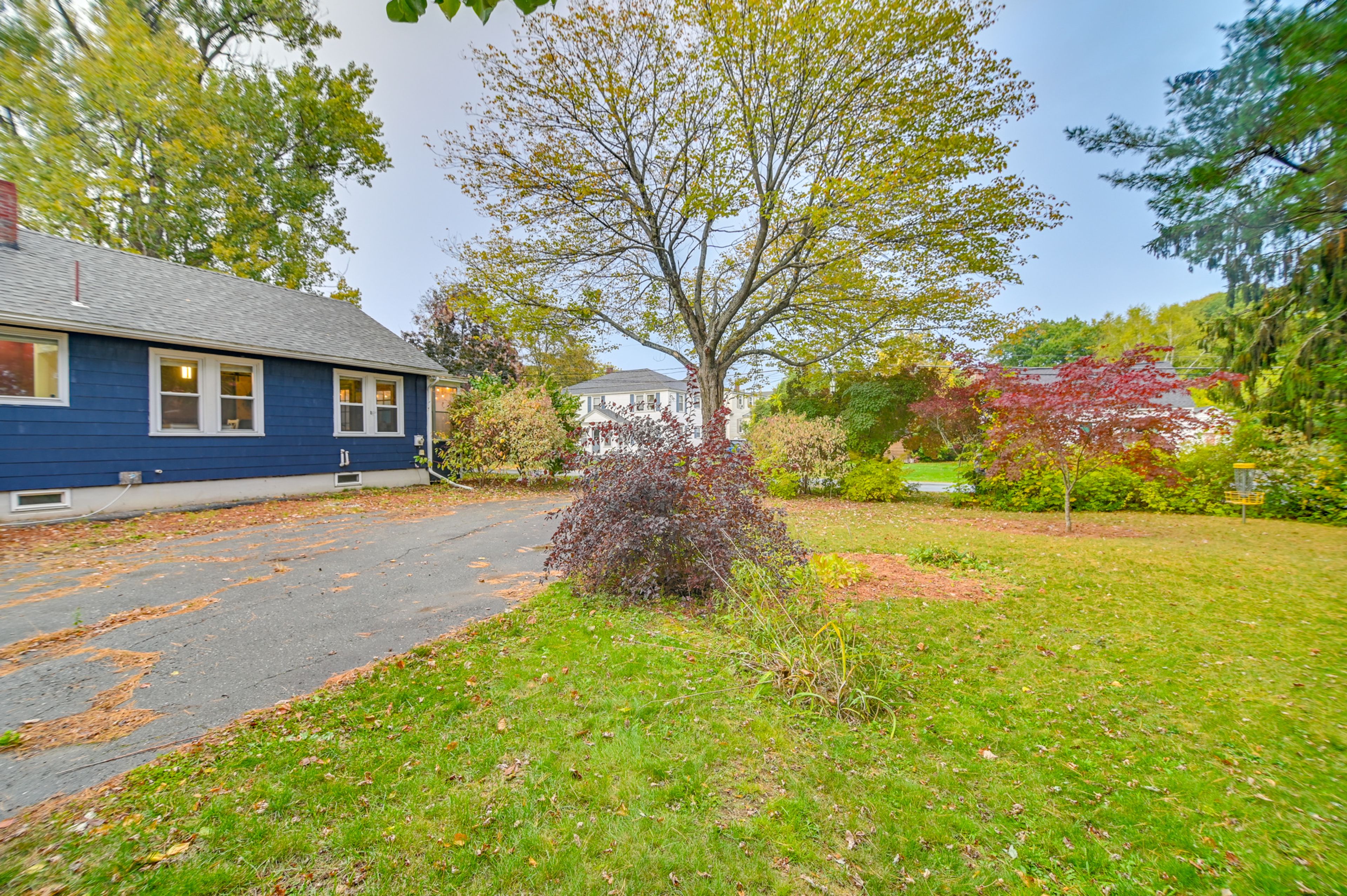 Private Yard | 3 Disc Golf Baskets