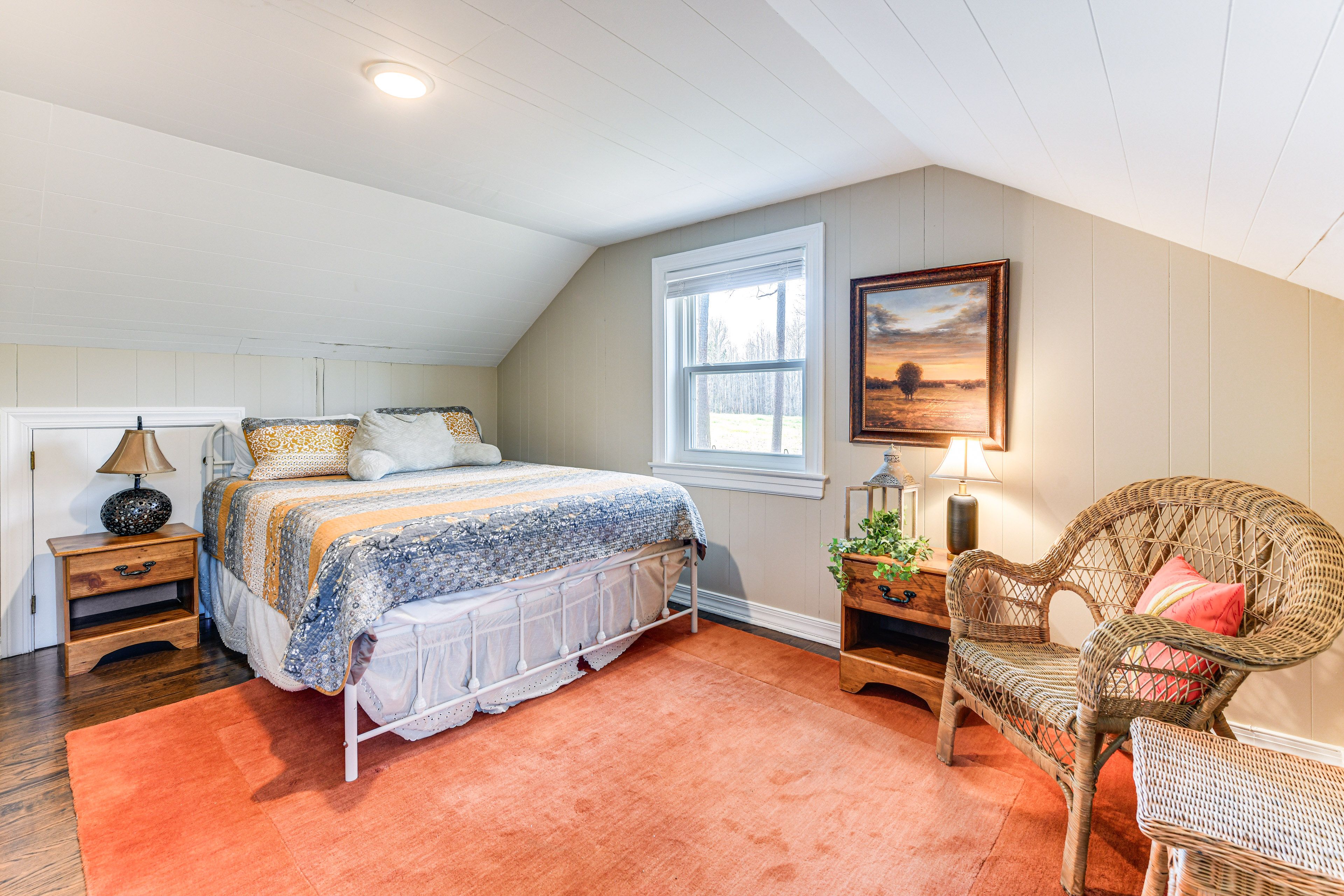Bedroom 4 | 2nd Floor | Queen Bed