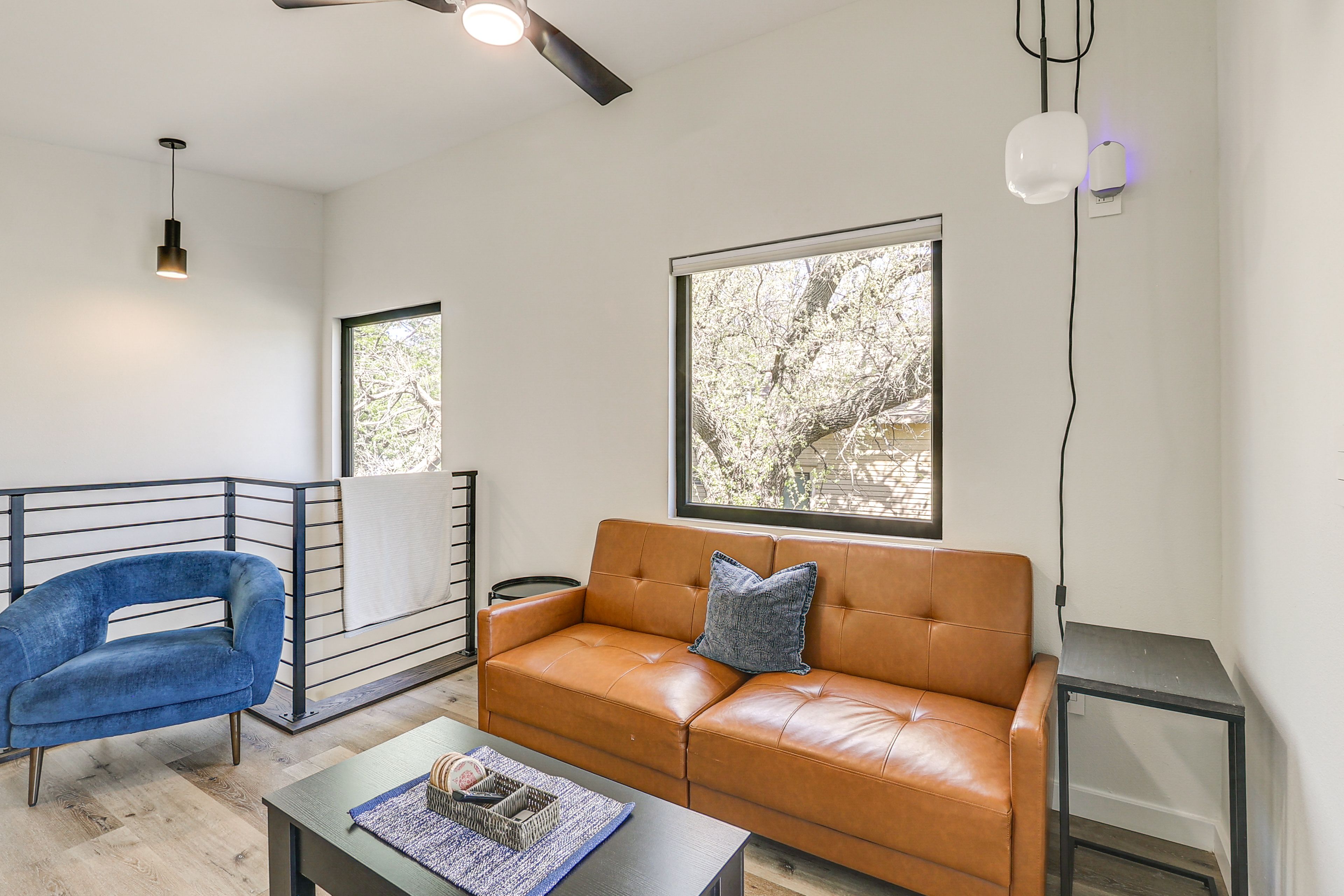 Living Room | Free WiFi | Sleeper Sofa | Smart TV | 2nd Floor