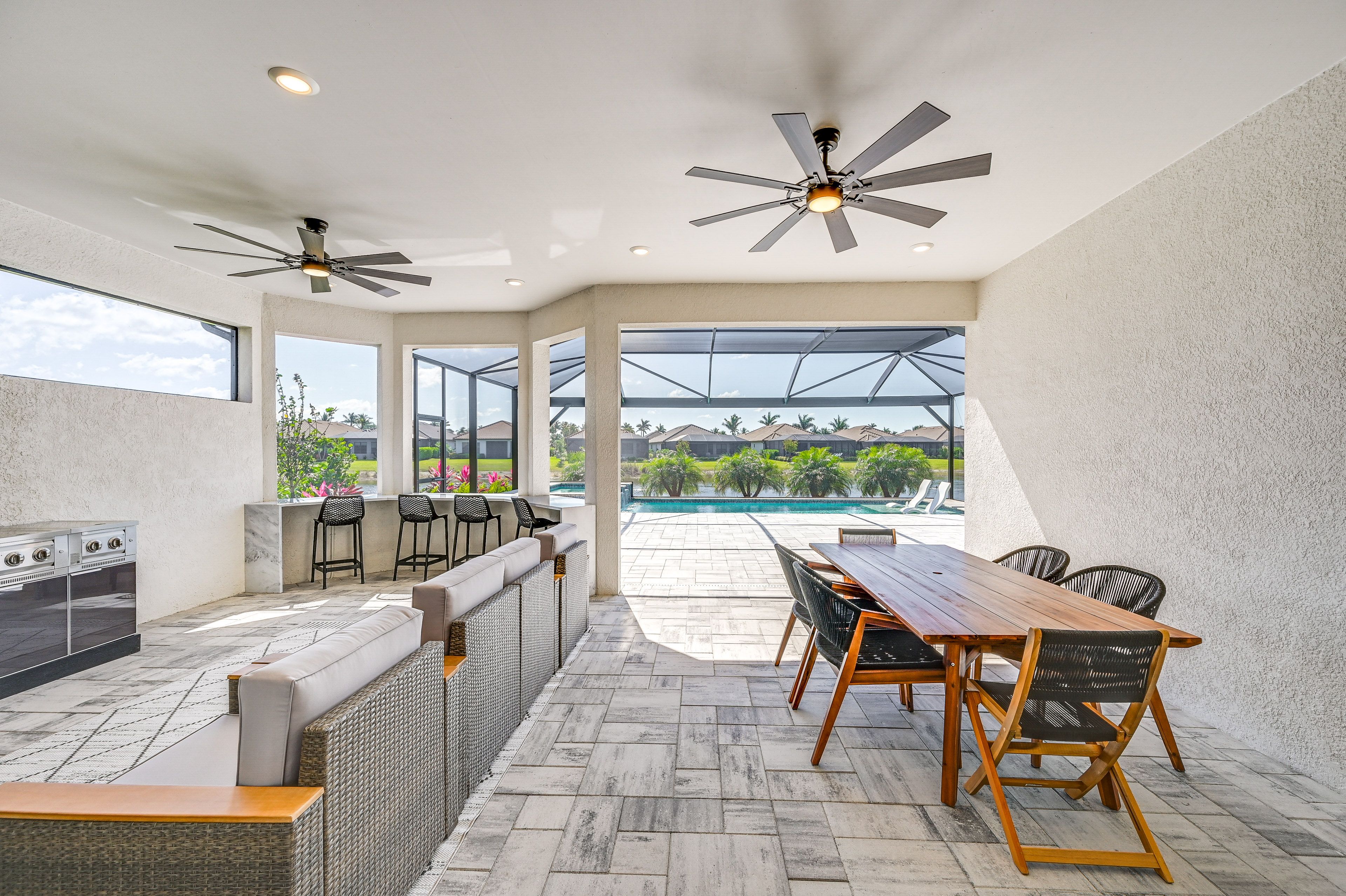 Screened-In Lanai | Custom Bar w/ Seating | Gas Grill | Smart TV