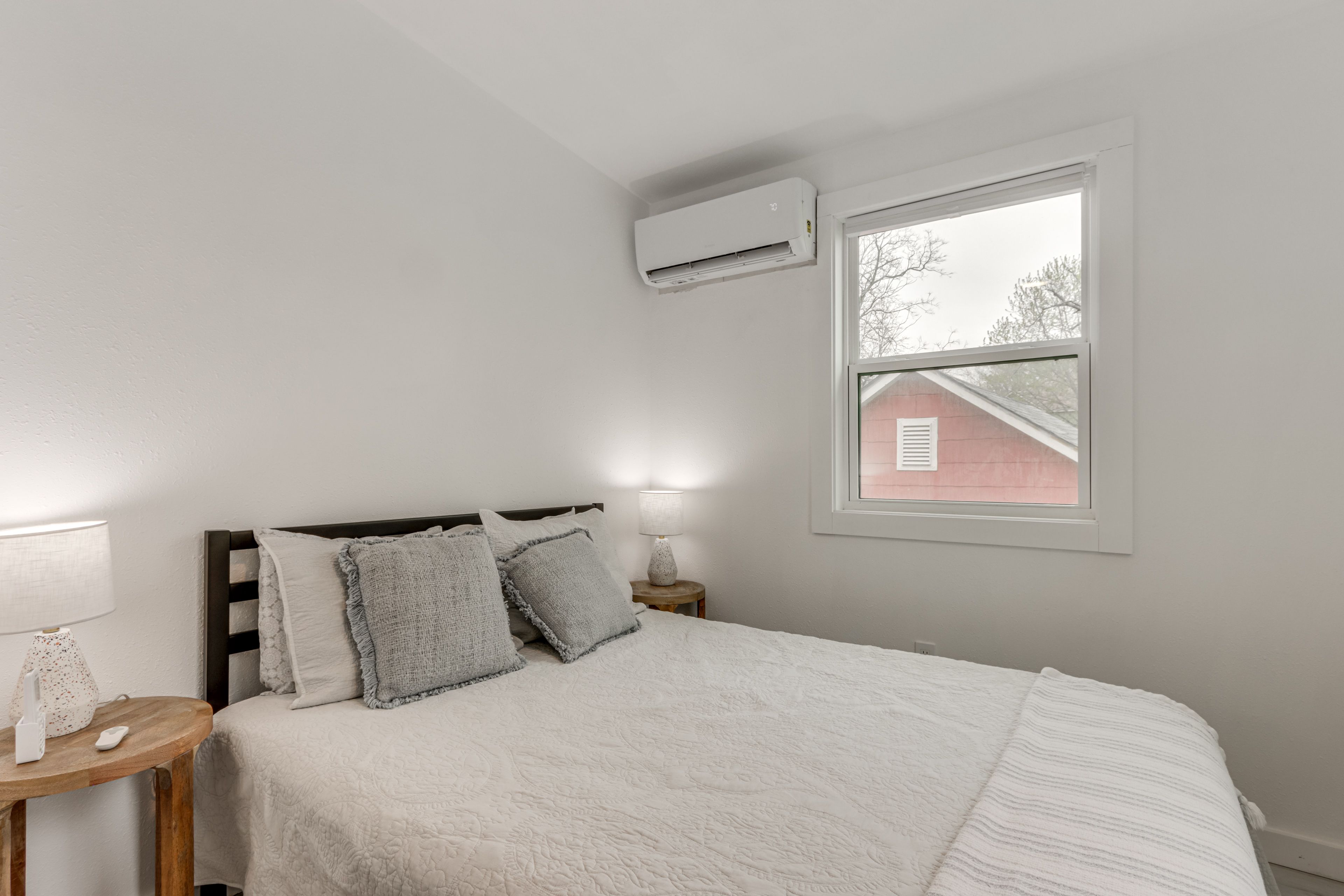 Bedroom 1 | Queen Bed | 2nd Floor | Linens Provided