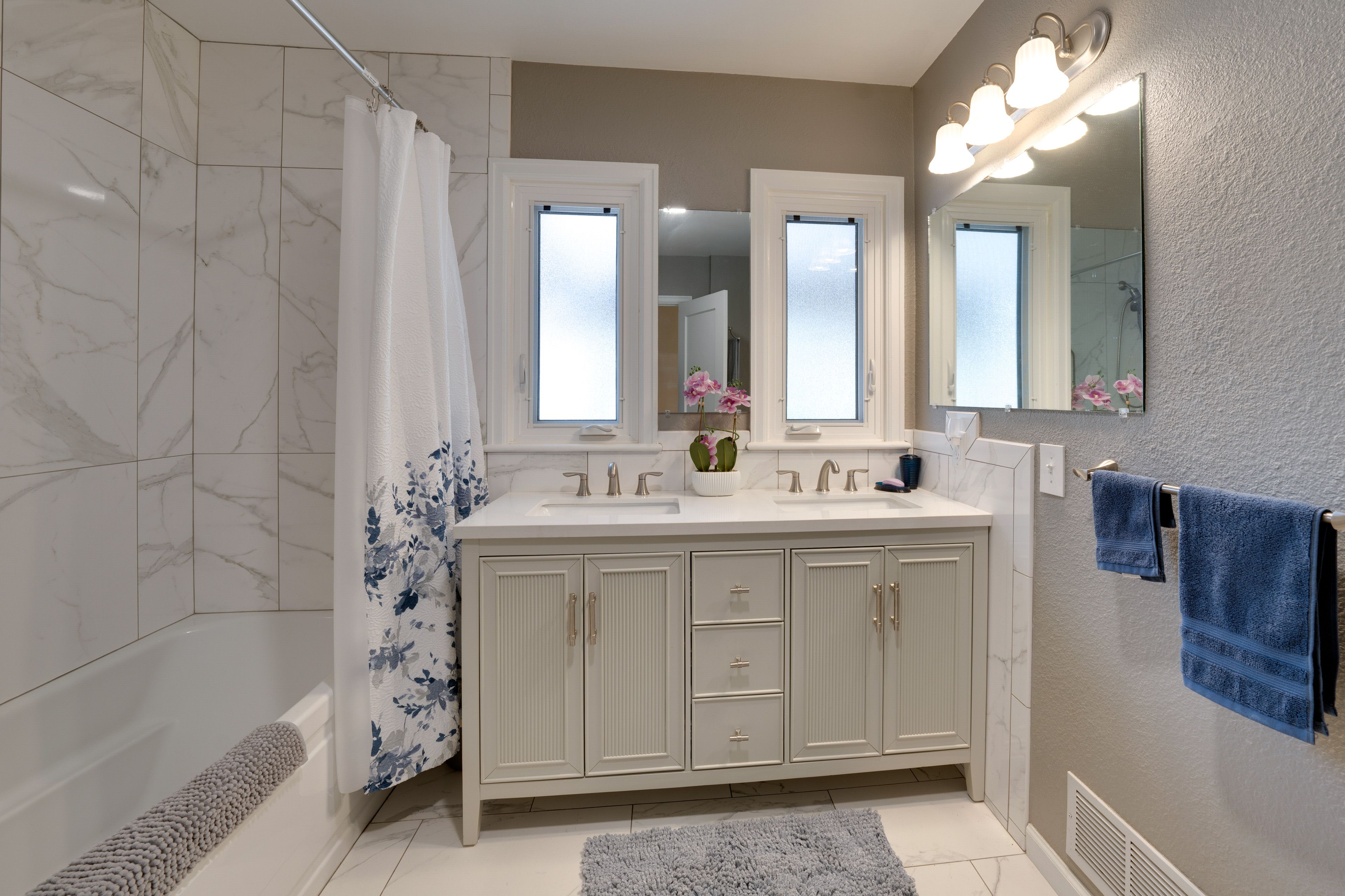 Full Bath | Main Level