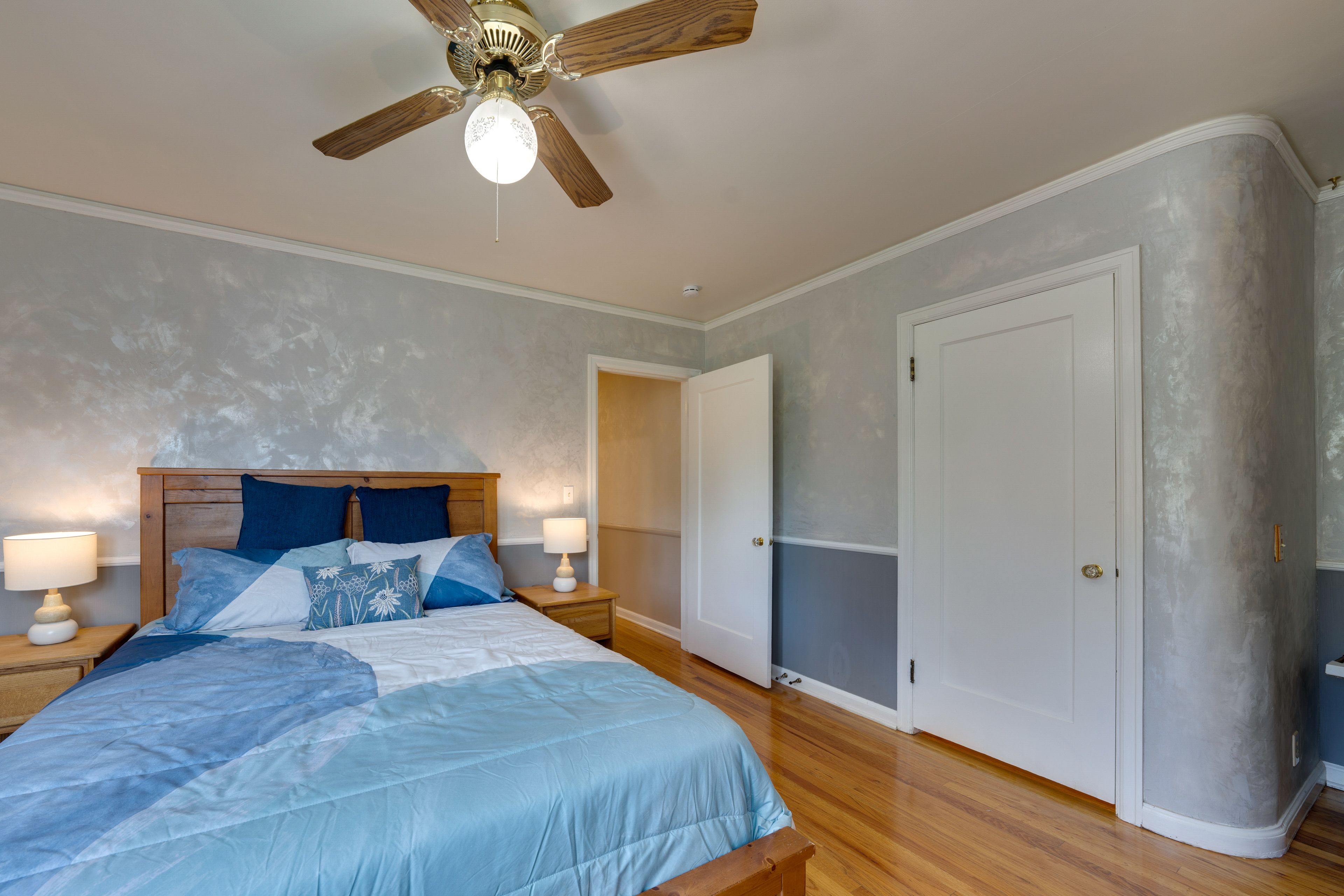 Bedroom 2 | Queen Bed | Main Level