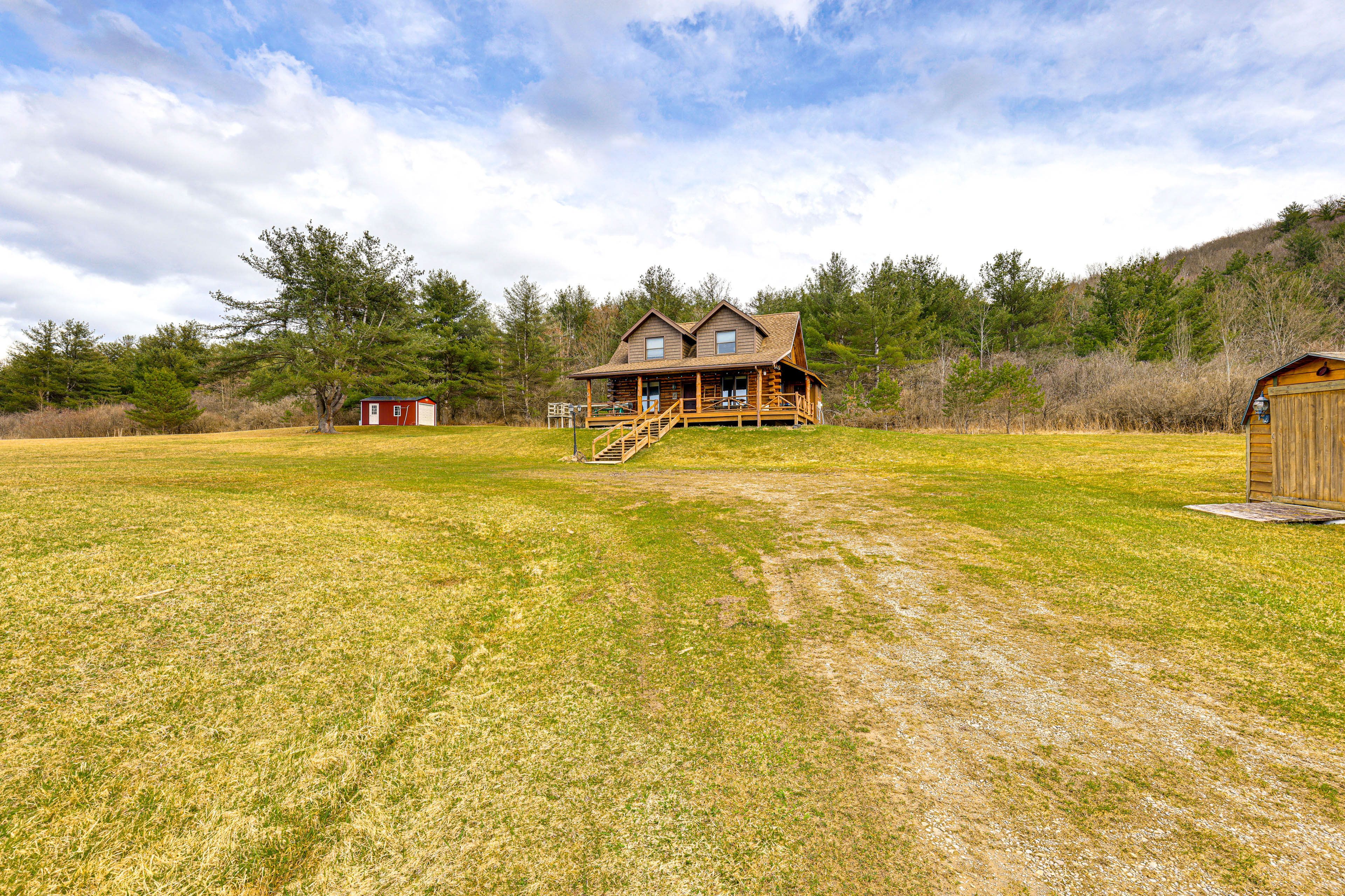 Parking | Gravel Driveway (2 Vehicles) | RV Parking Available