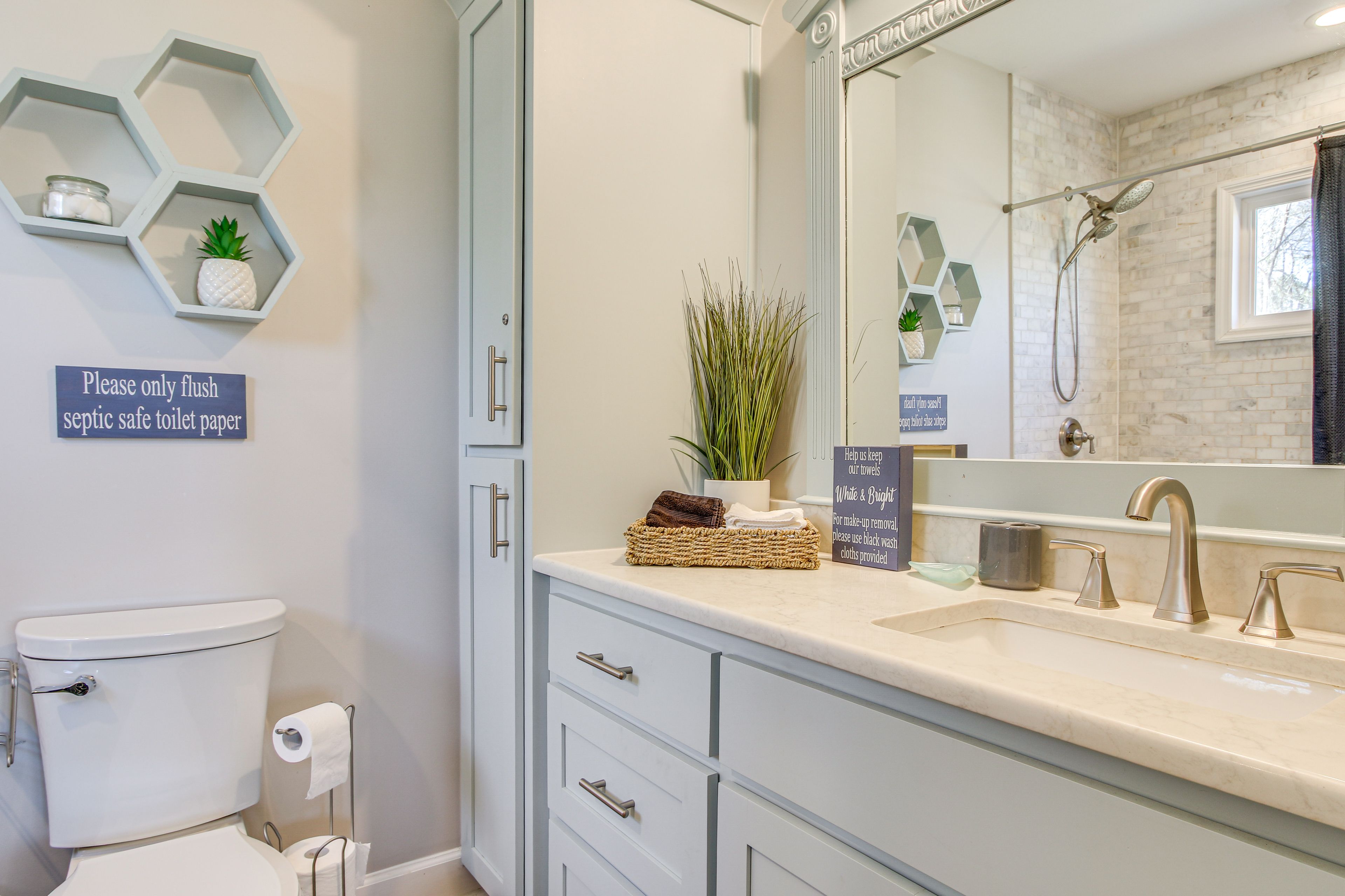 En-Suite Bathroom | Complimentary Toiletries | Hair Dryer