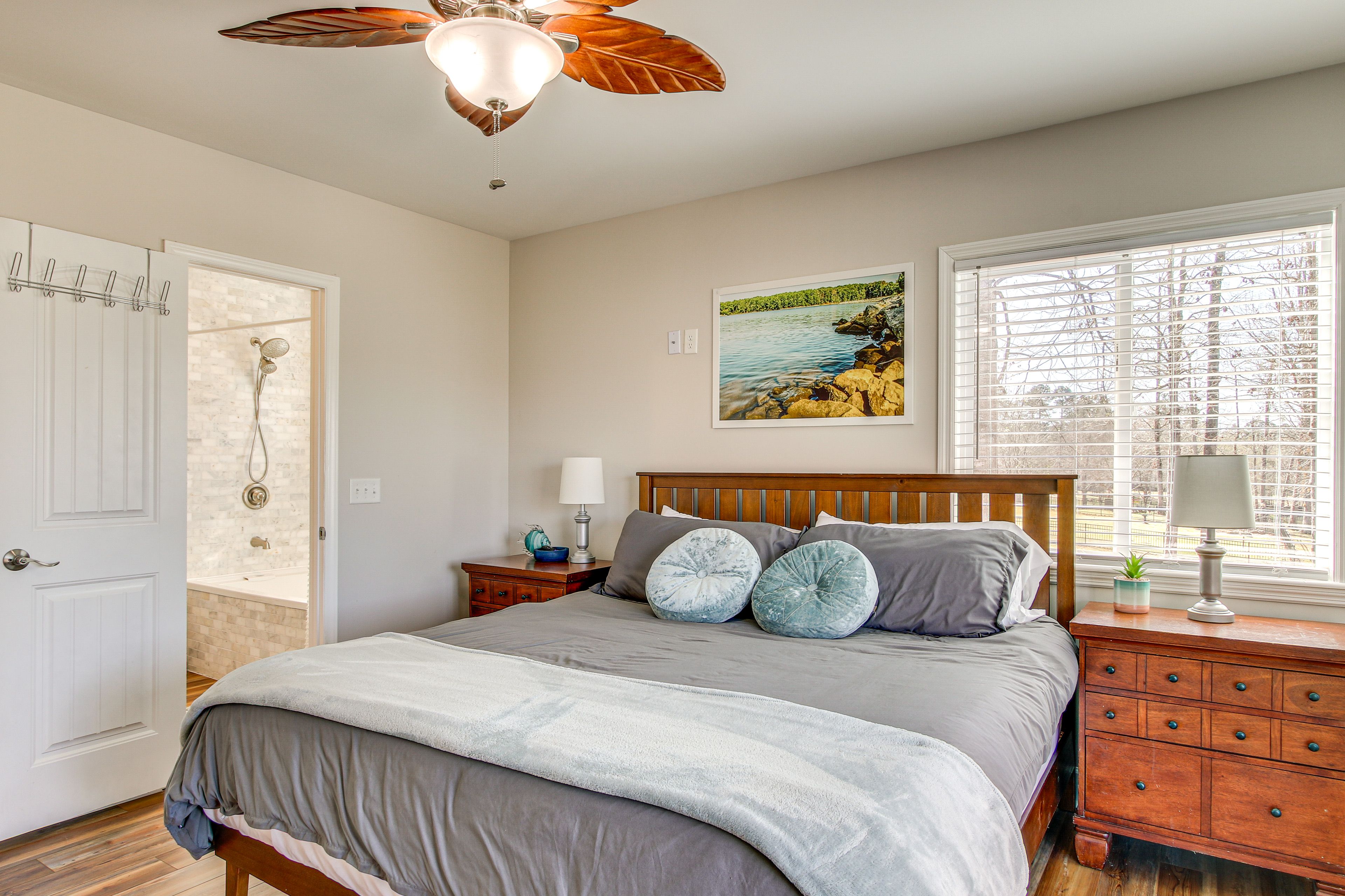 Bedroom 1 | King Bed | Smart TV | Deck Access | Linens Provided