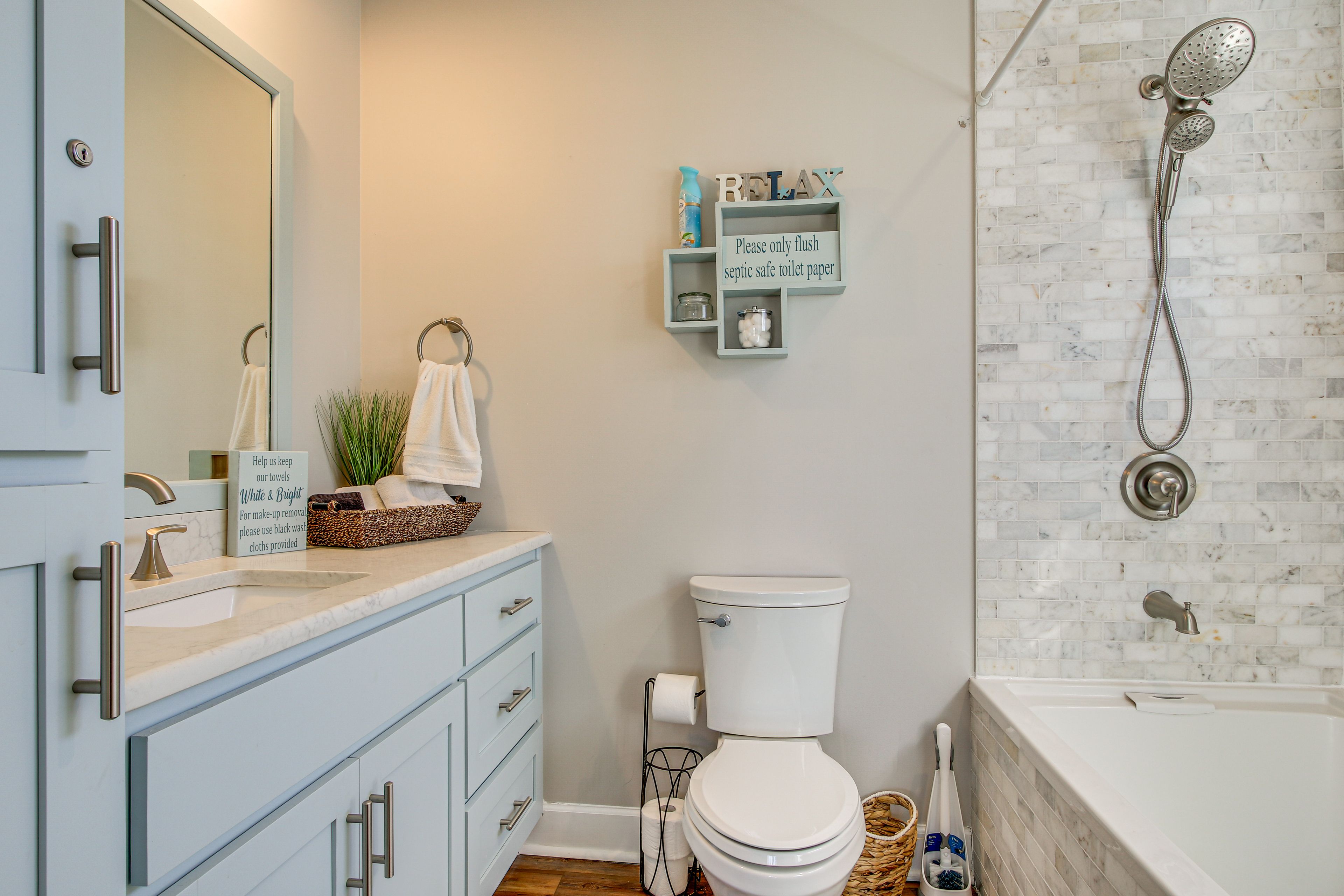 En-Suite Bathroom | Towels Provided