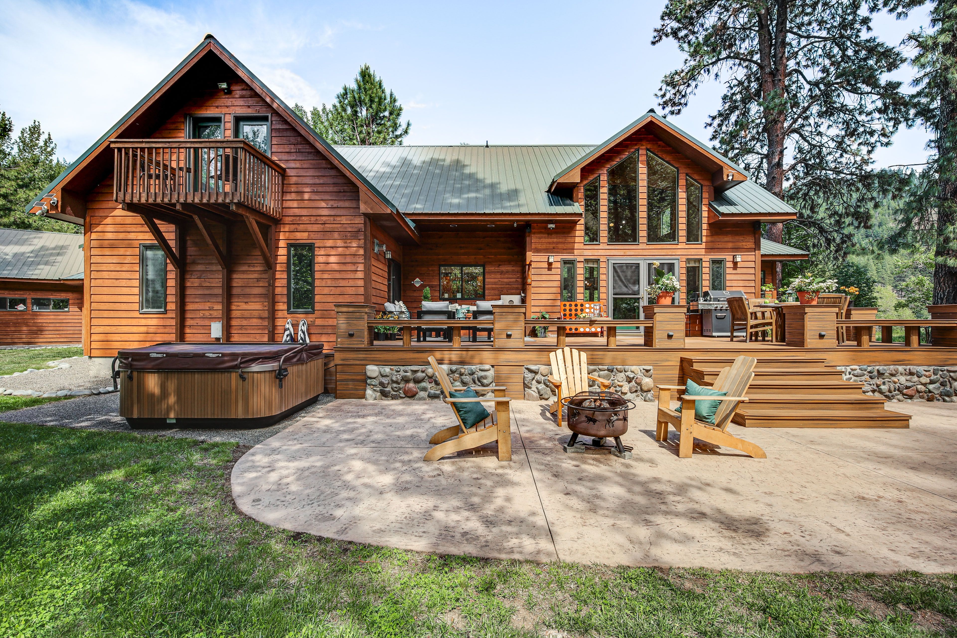 Naches Vacation Rental | 4BR | 3BA | 3,100 Sq Ft | 5 Steps to Enter