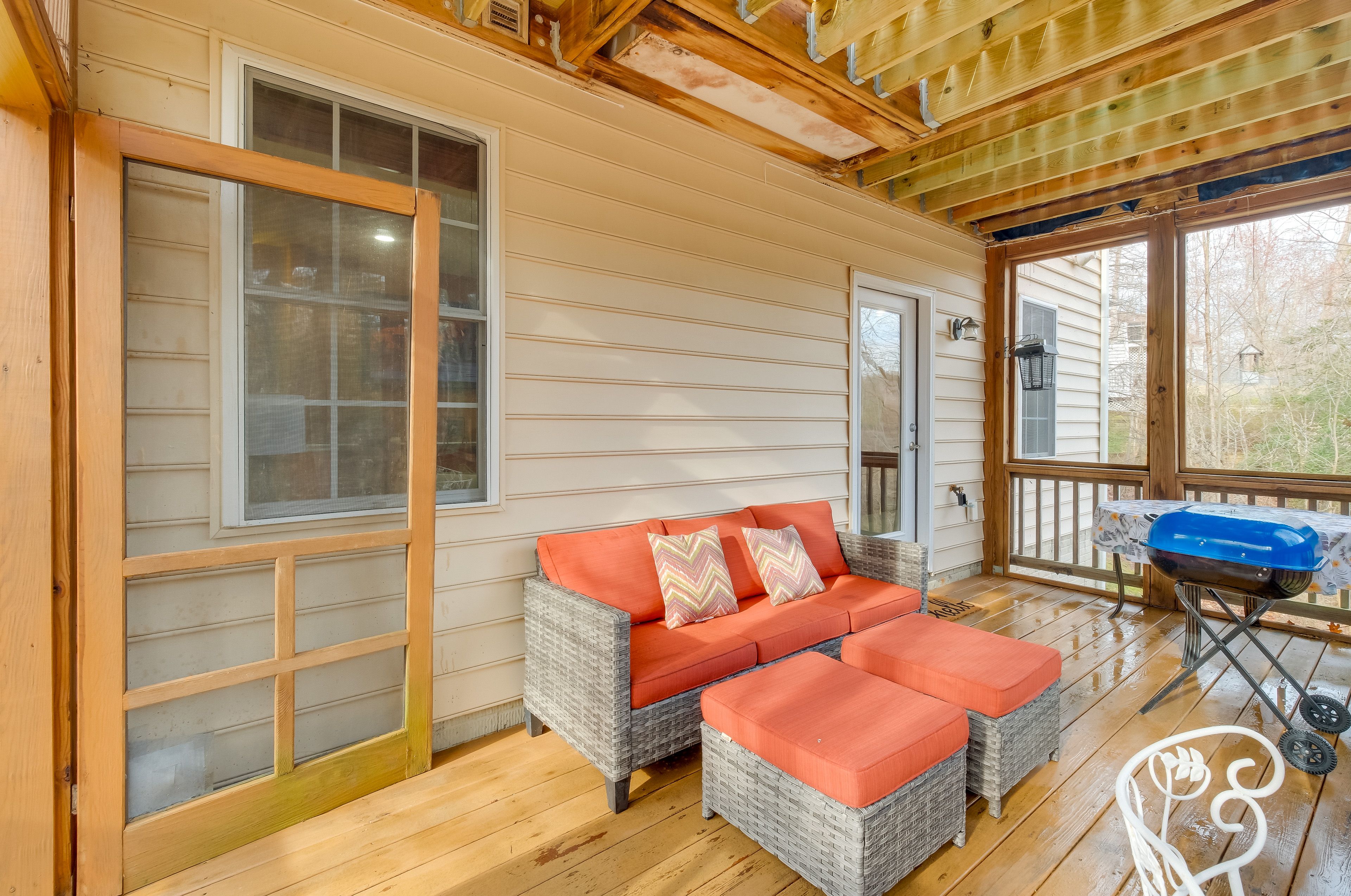 Screened-In Porch | Charcoal Grill