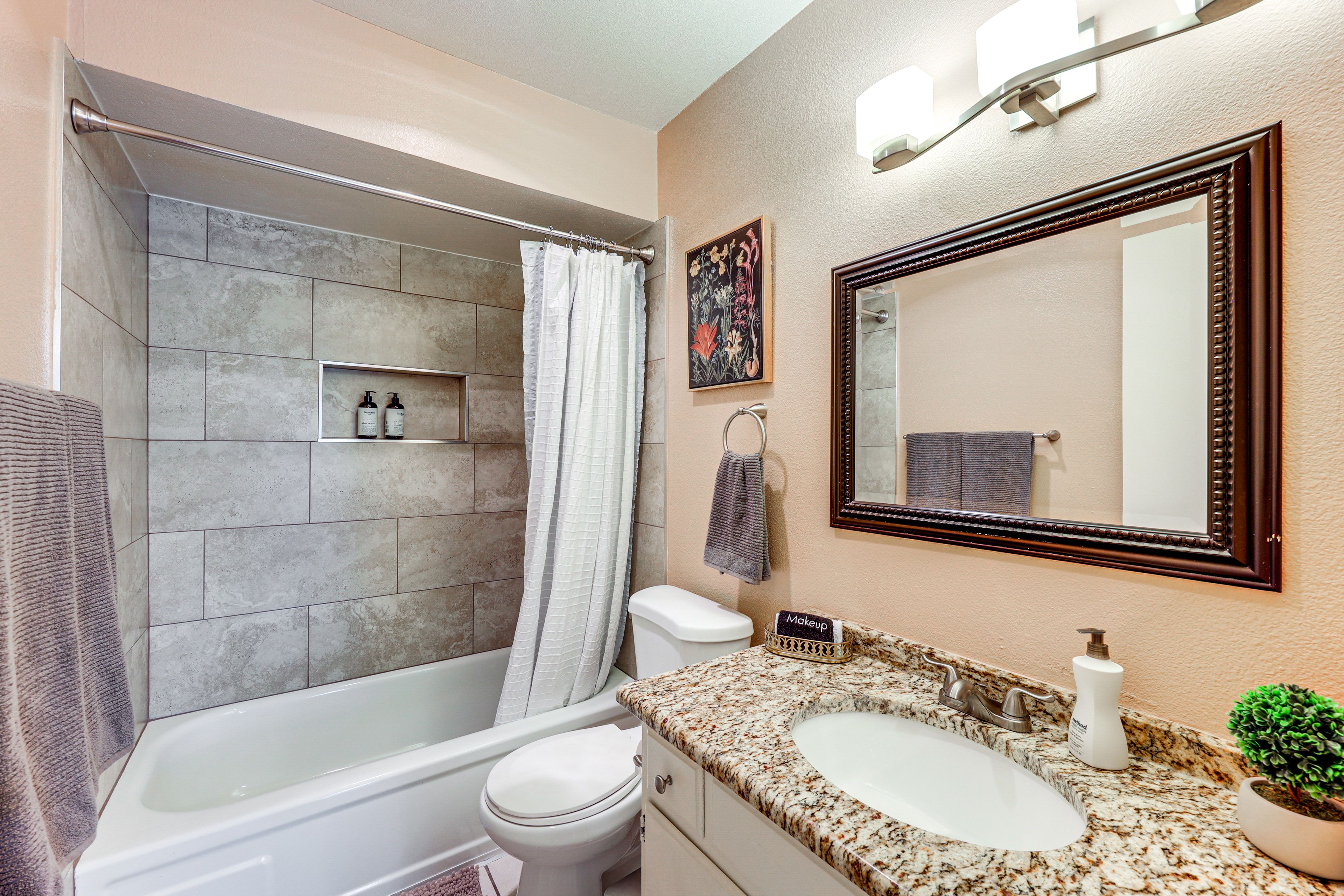 Full Bath | Towels | Hair Dryer