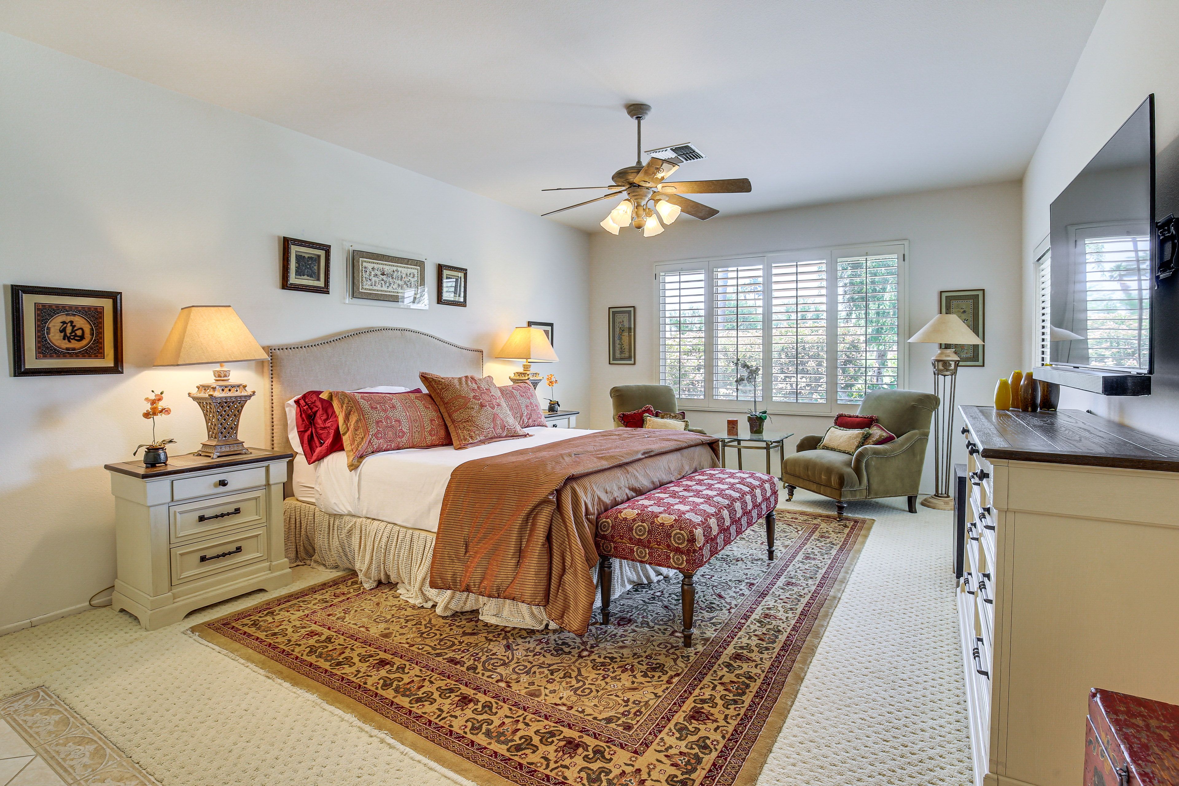 Bedroom 1 | King Bed | Smart TV | En-Suite Bathroom